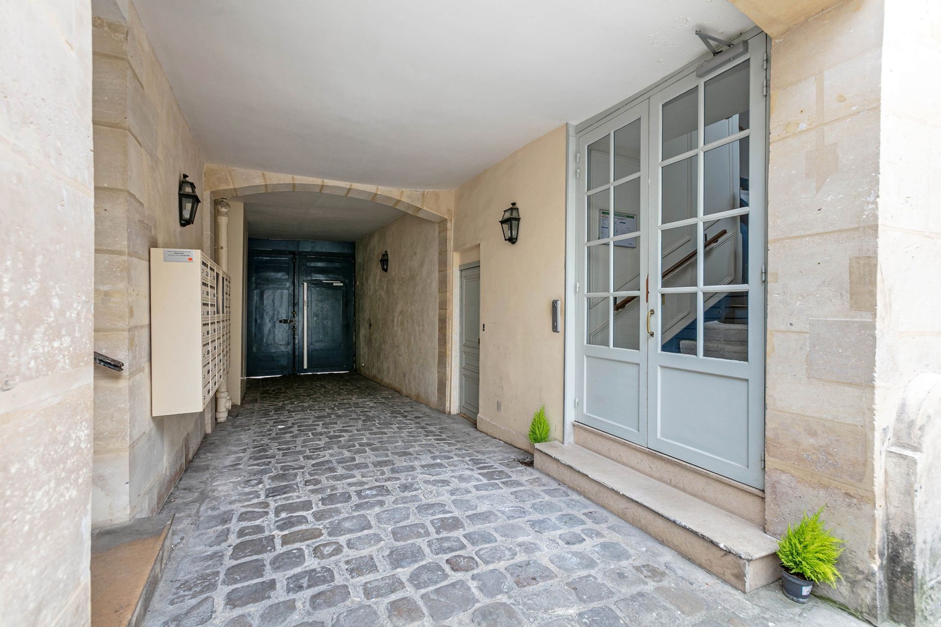 luxury apartment 2 Rooms for sale on PARIS (75003)