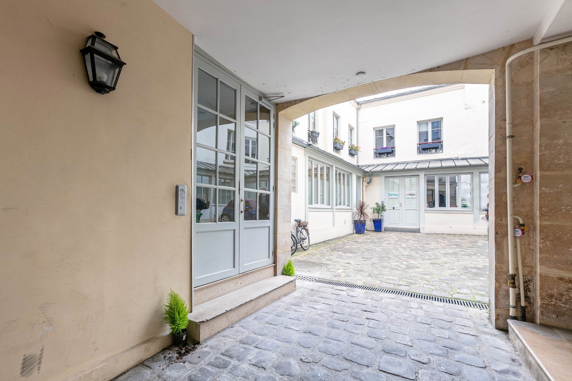 luxury apartment 2 Rooms for sale on PARIS (75003)