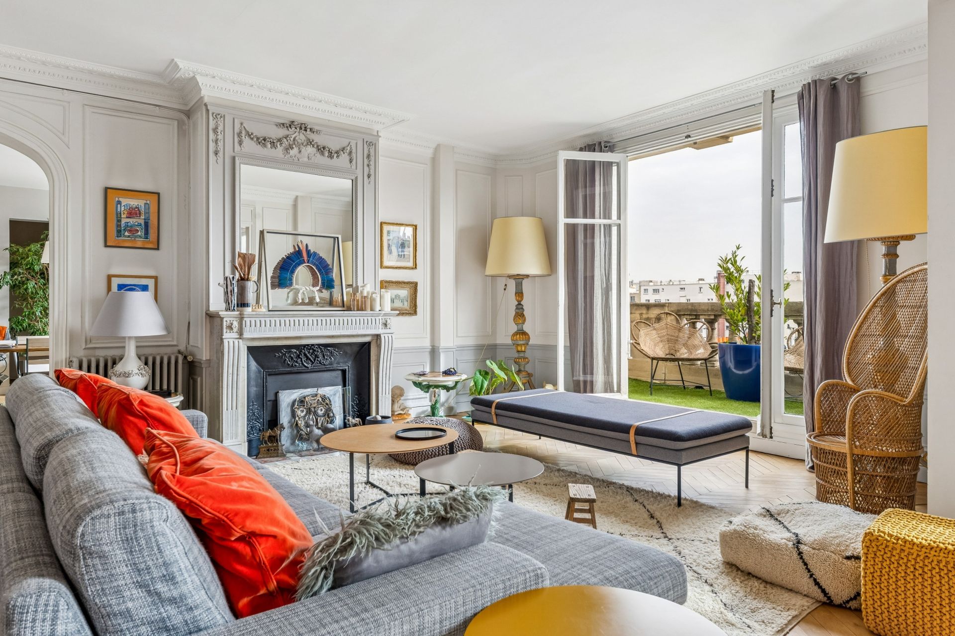 luxury apartment 8 Rooms for sale on PARIS (75016)