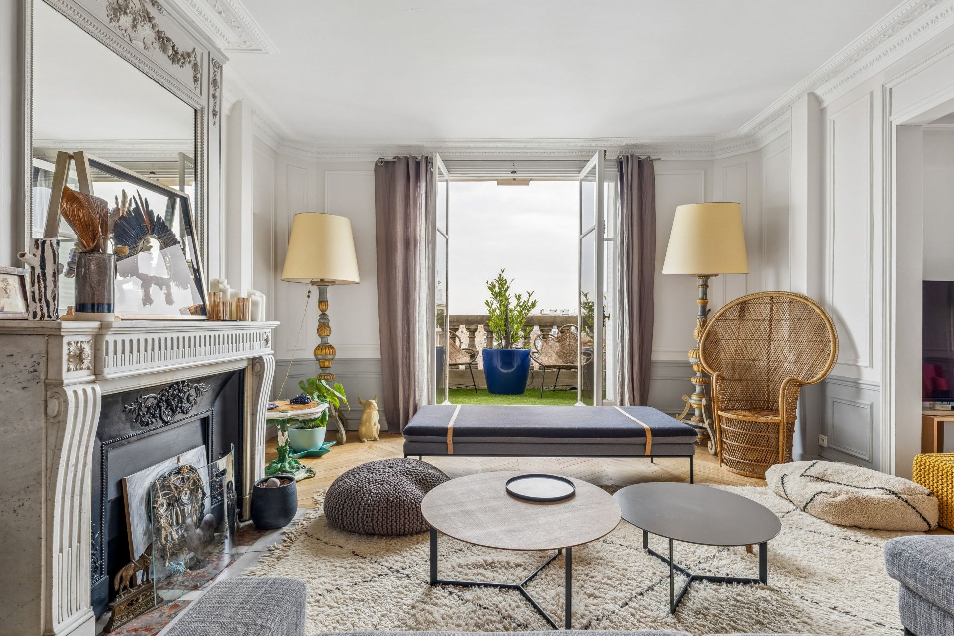 luxury apartment 8 Rooms for sale on PARIS (75016)