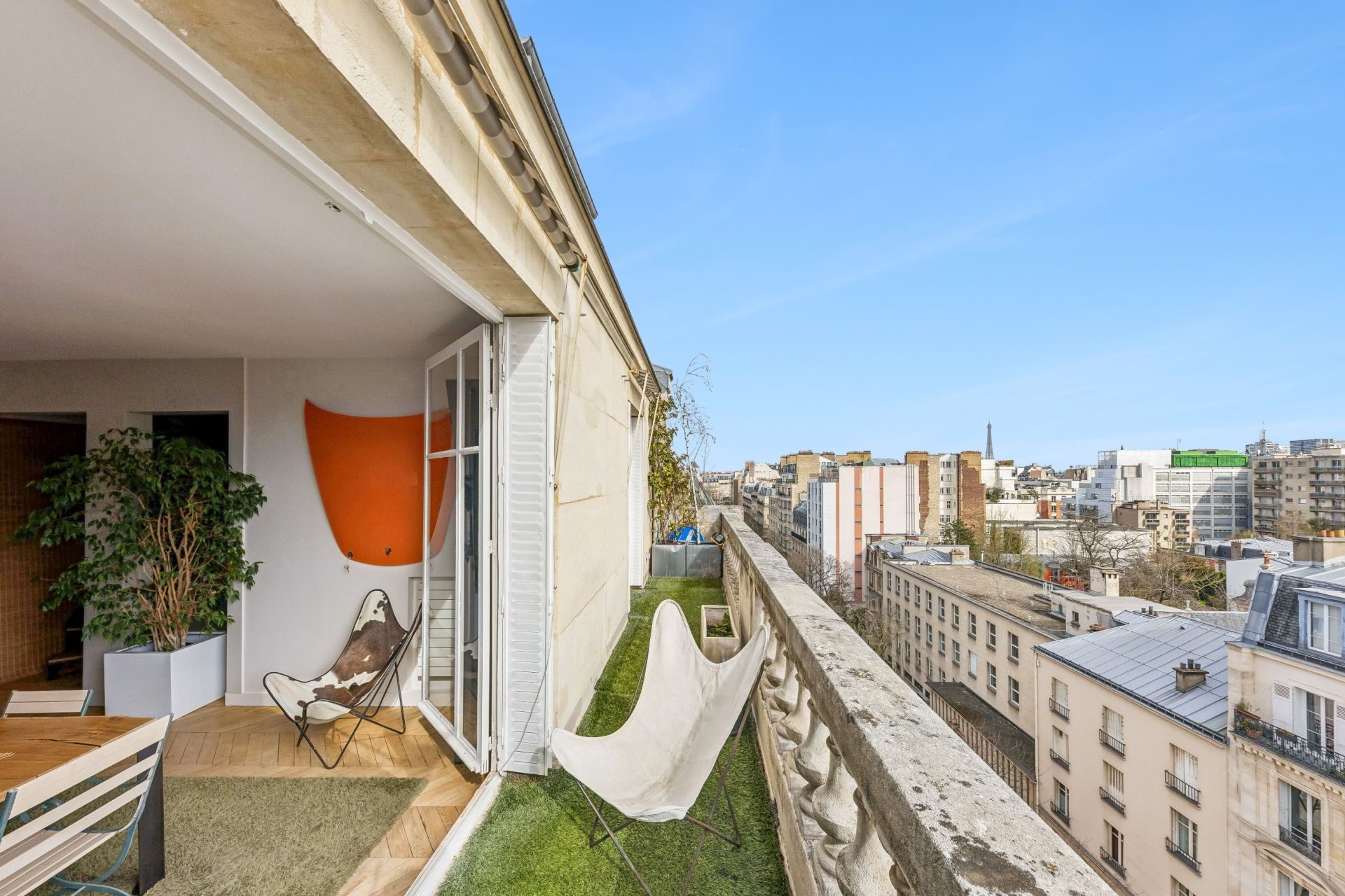luxury apartment 8 Rooms for sale on PARIS (75016)