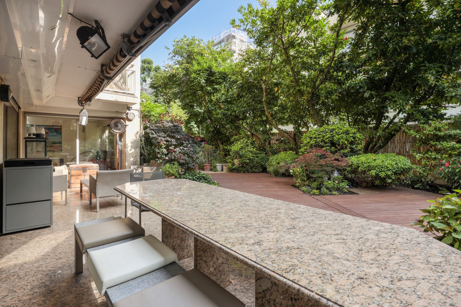 luxury apartment 8 Rooms for sale on NEUILLY SUR SEINE (92200)