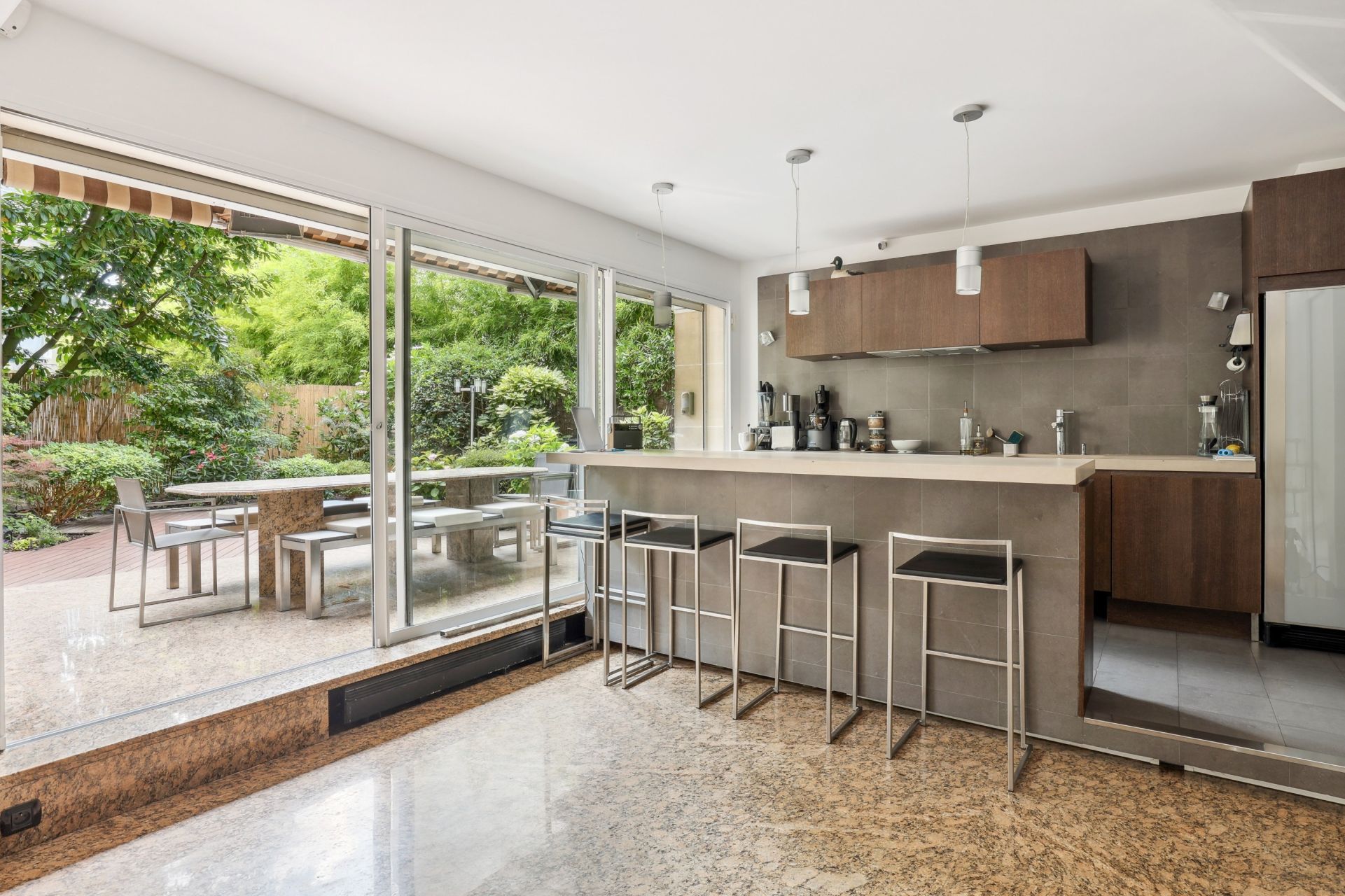 luxury apartment 8 Rooms for sale on NEUILLY SUR SEINE (92200)