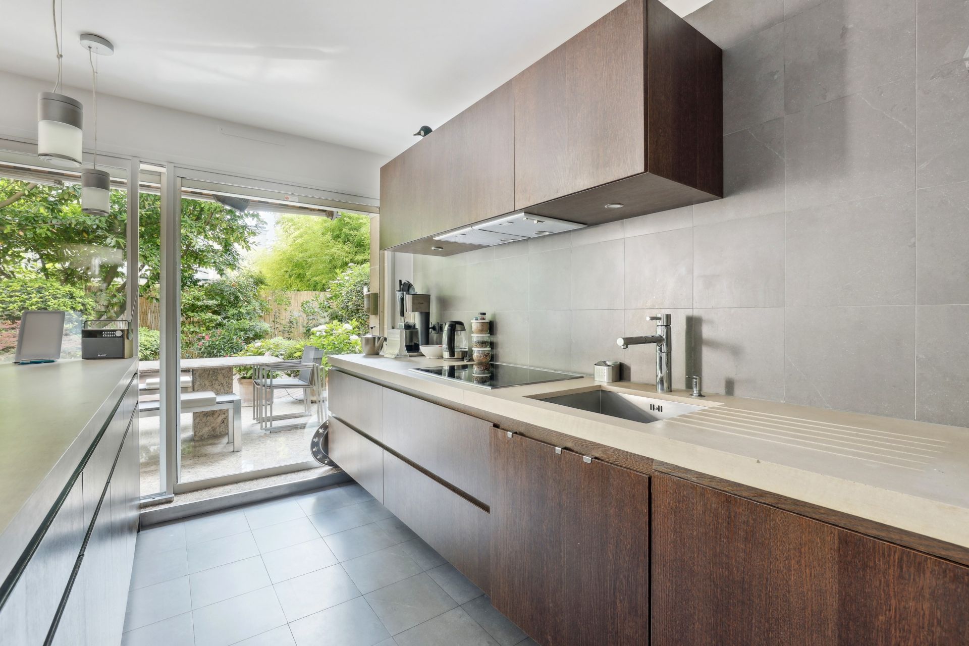 luxury apartment 8 Rooms for sale on NEUILLY SUR SEINE (92200)