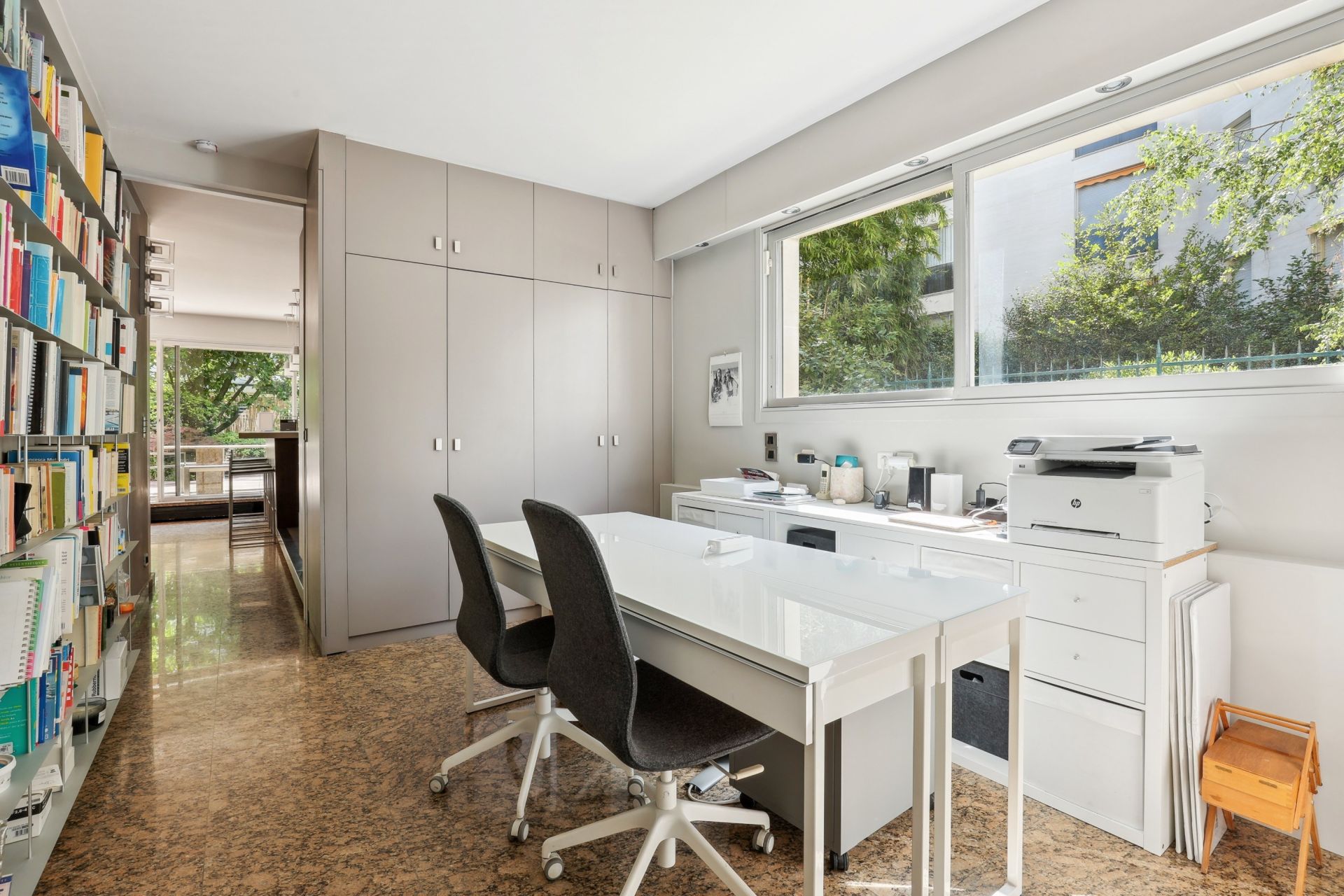 luxury apartment 8 Rooms for sale on NEUILLY SUR SEINE (92200)