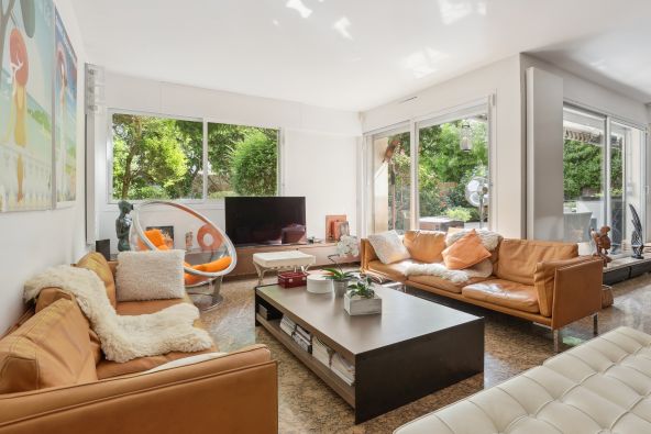 Sale Luxury apartment Neuilly-sur-Seine 8&nbsp;Rooms 190&nbsp;m²