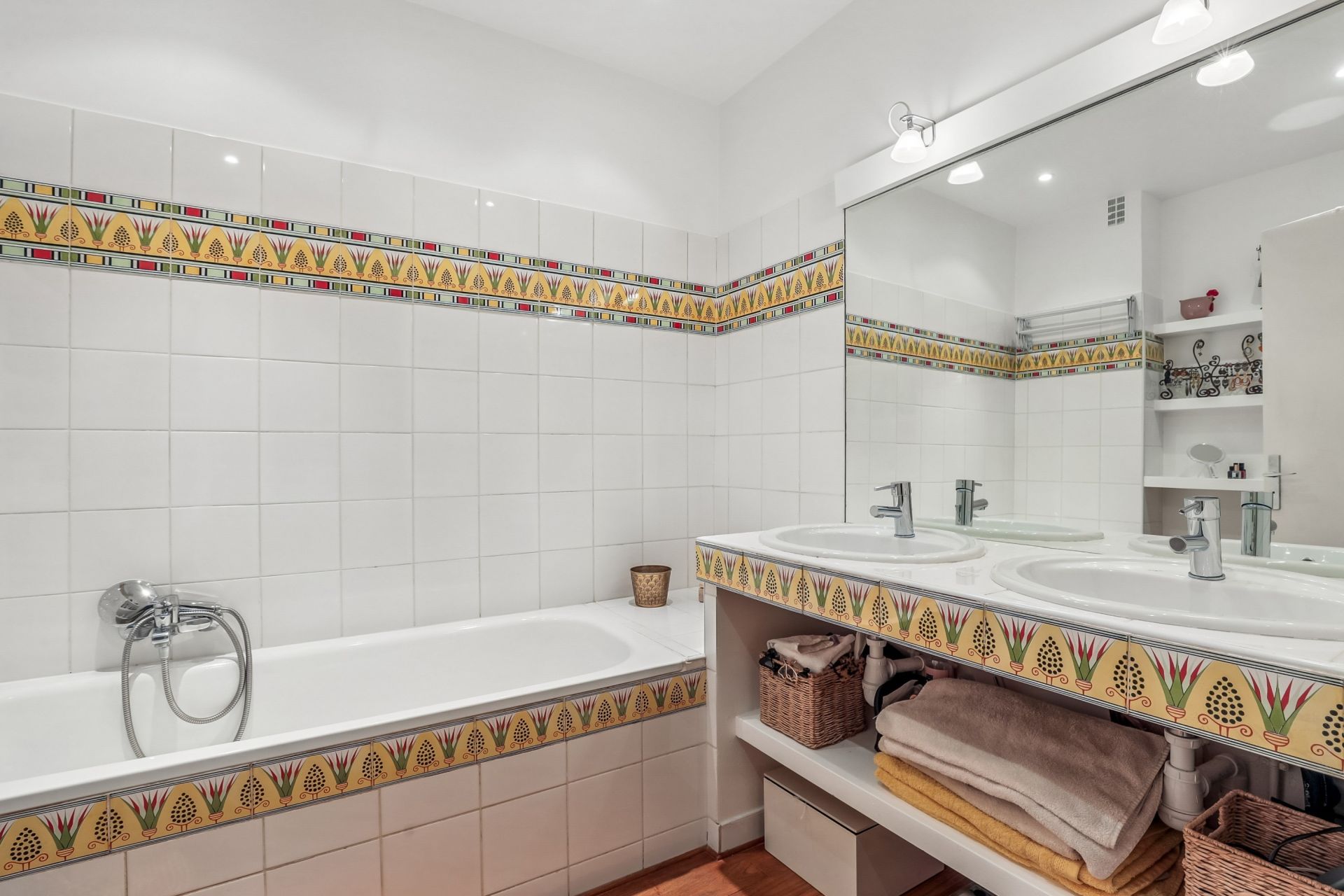 luxury apartment 5 Rooms for sale on SEVRES (92310)