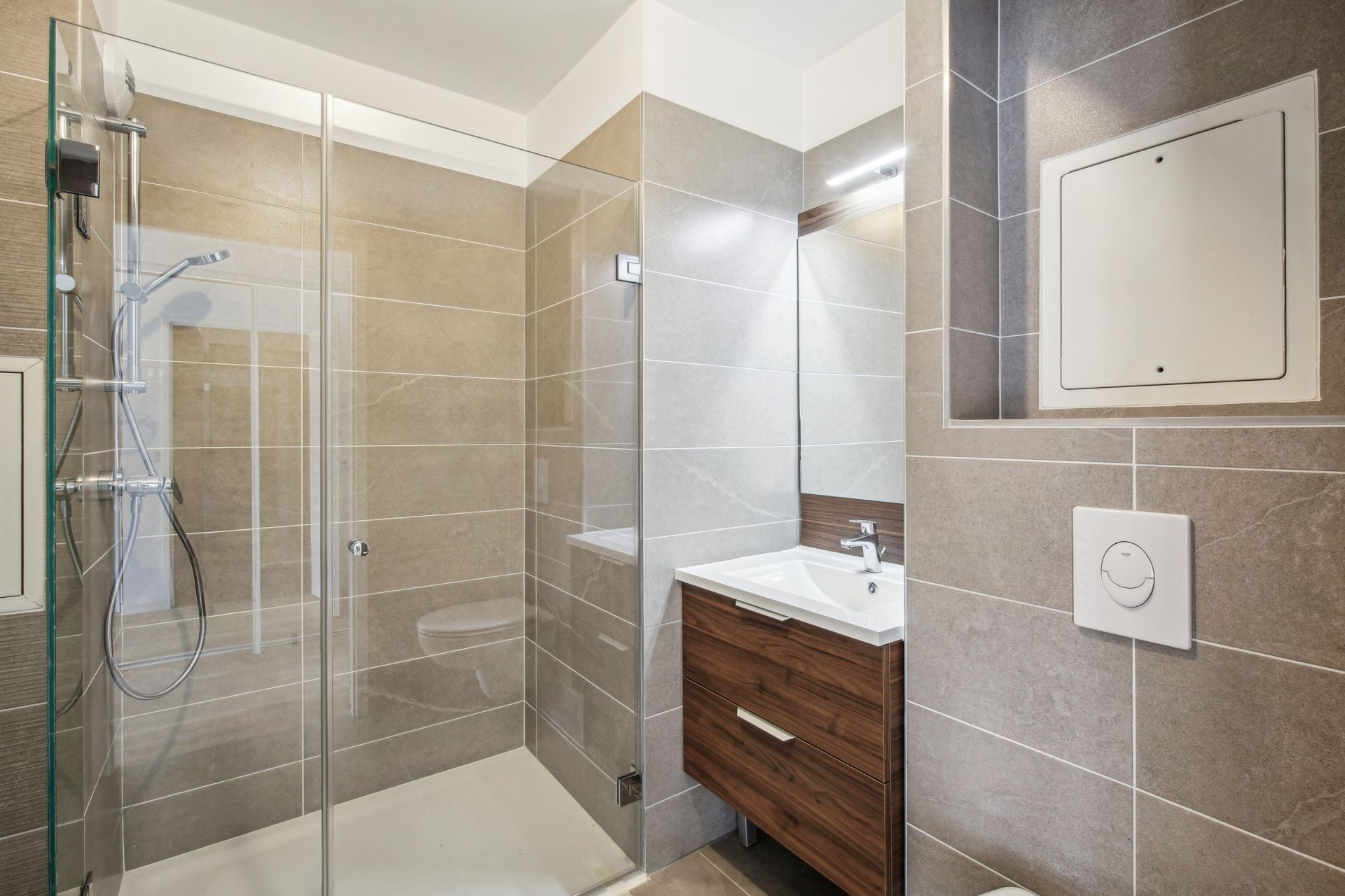 luxury apartment 2 Rooms for rent on LA GARENNE COLOMBES (92250)