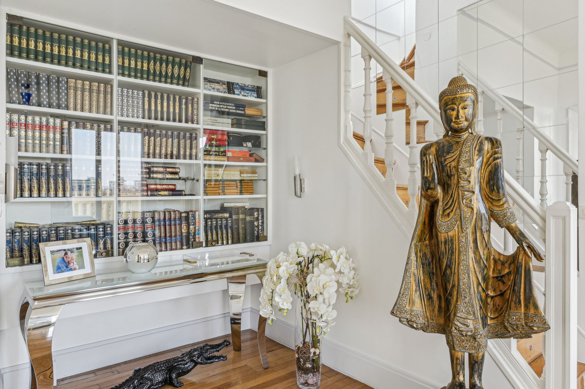 luxury apartment 7 Rooms for sale on PARIS (75016)