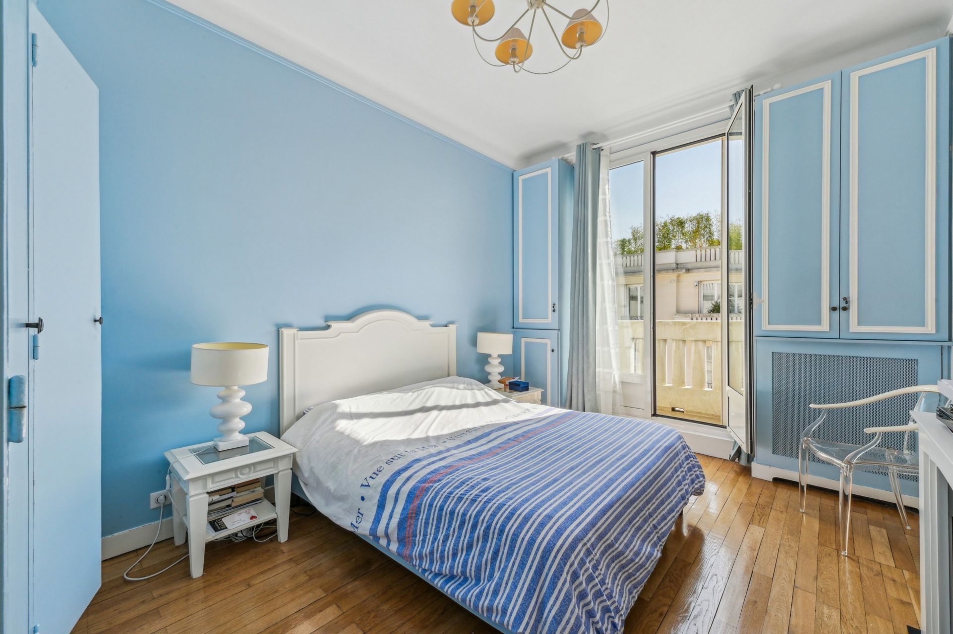 luxury apartment 7 Rooms for sale on PARIS (75016)