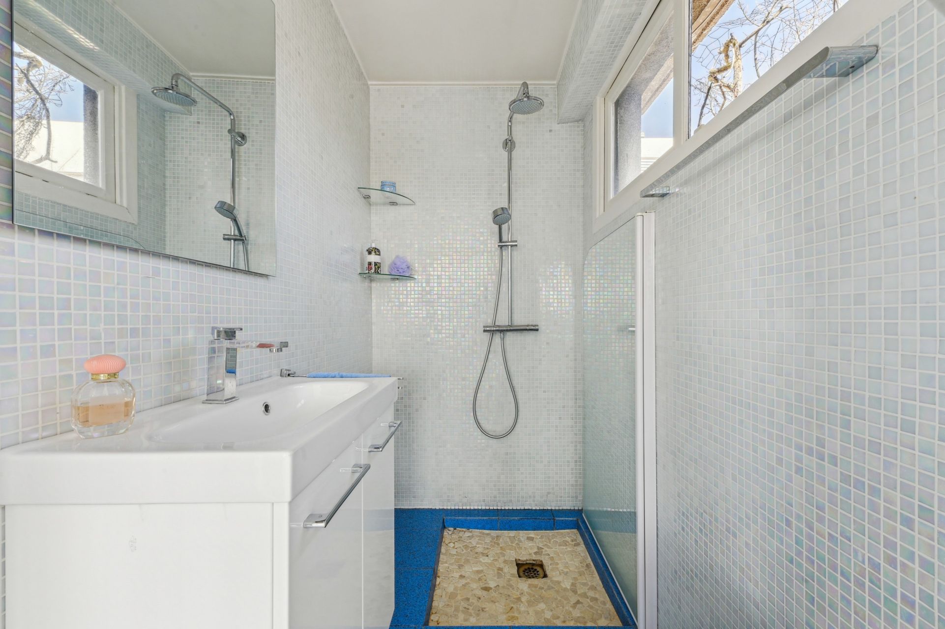 luxury apartment 7 Rooms for sale on PARIS (75016)