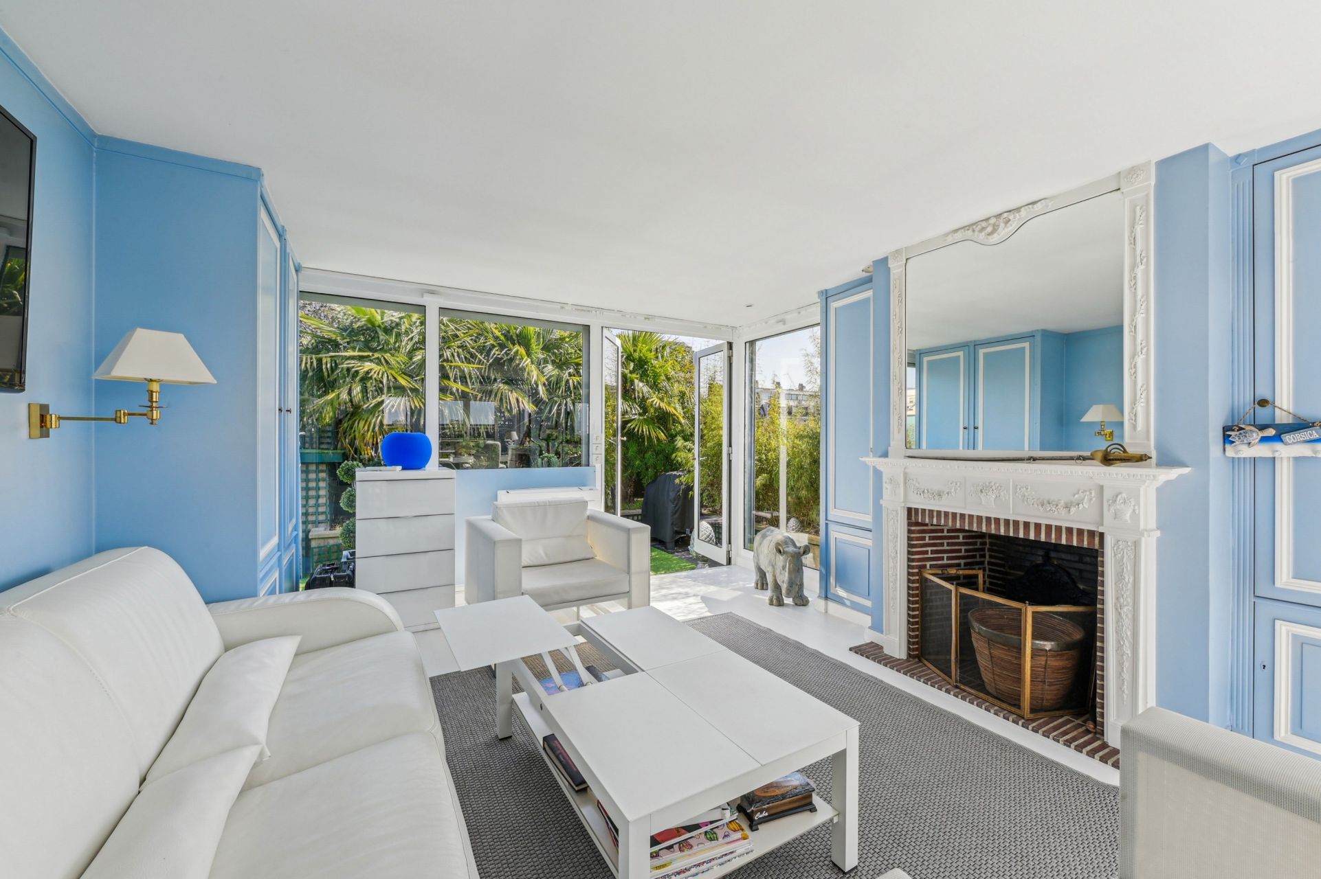 luxury apartment 7 Rooms for sale on PARIS (75016)