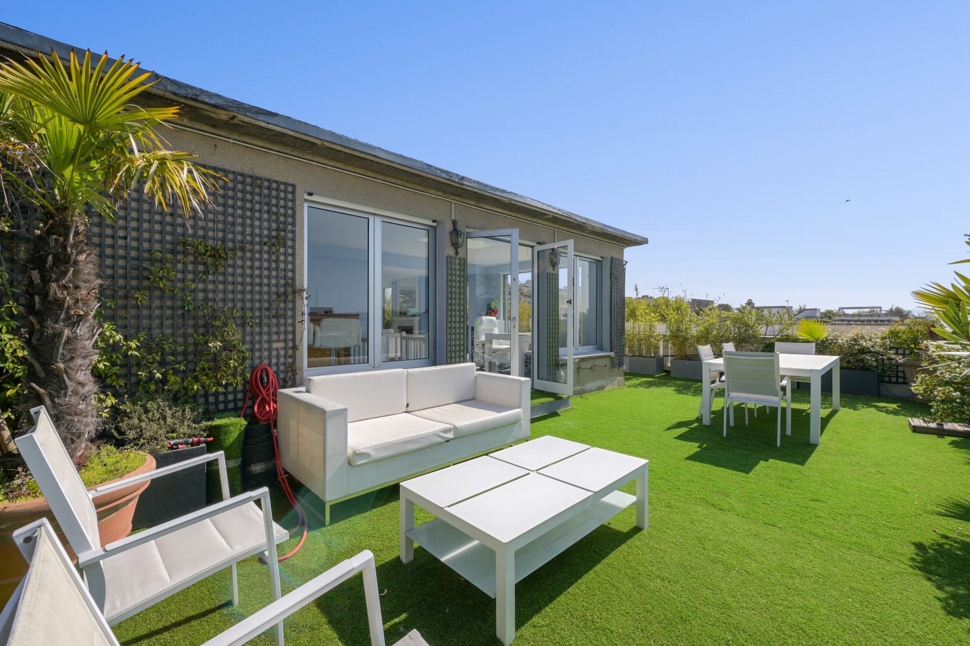 luxury apartment 7 Rooms for sale on PARIS (75016)