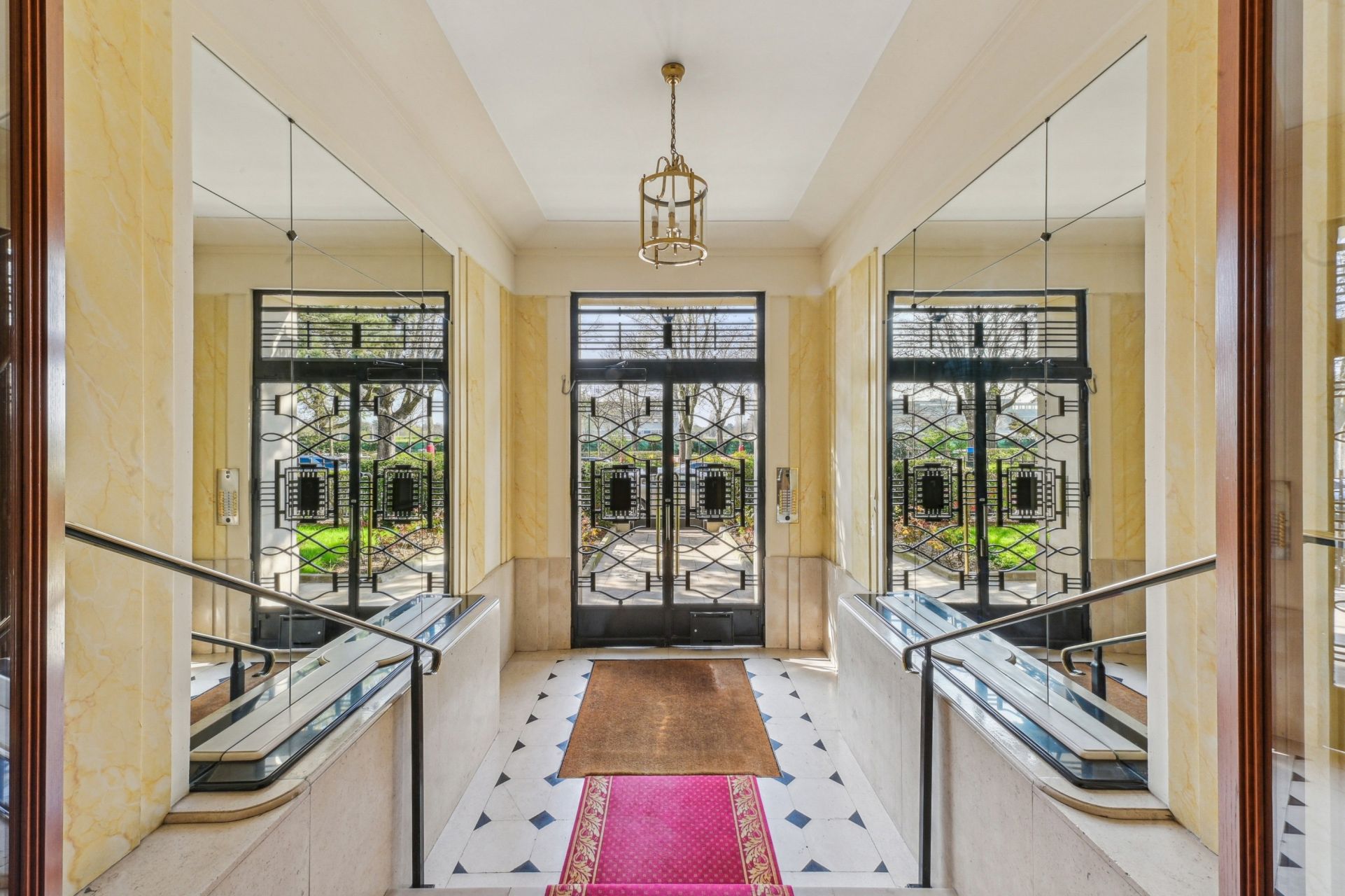 luxury apartment 7 Rooms for sale on PARIS (75016)