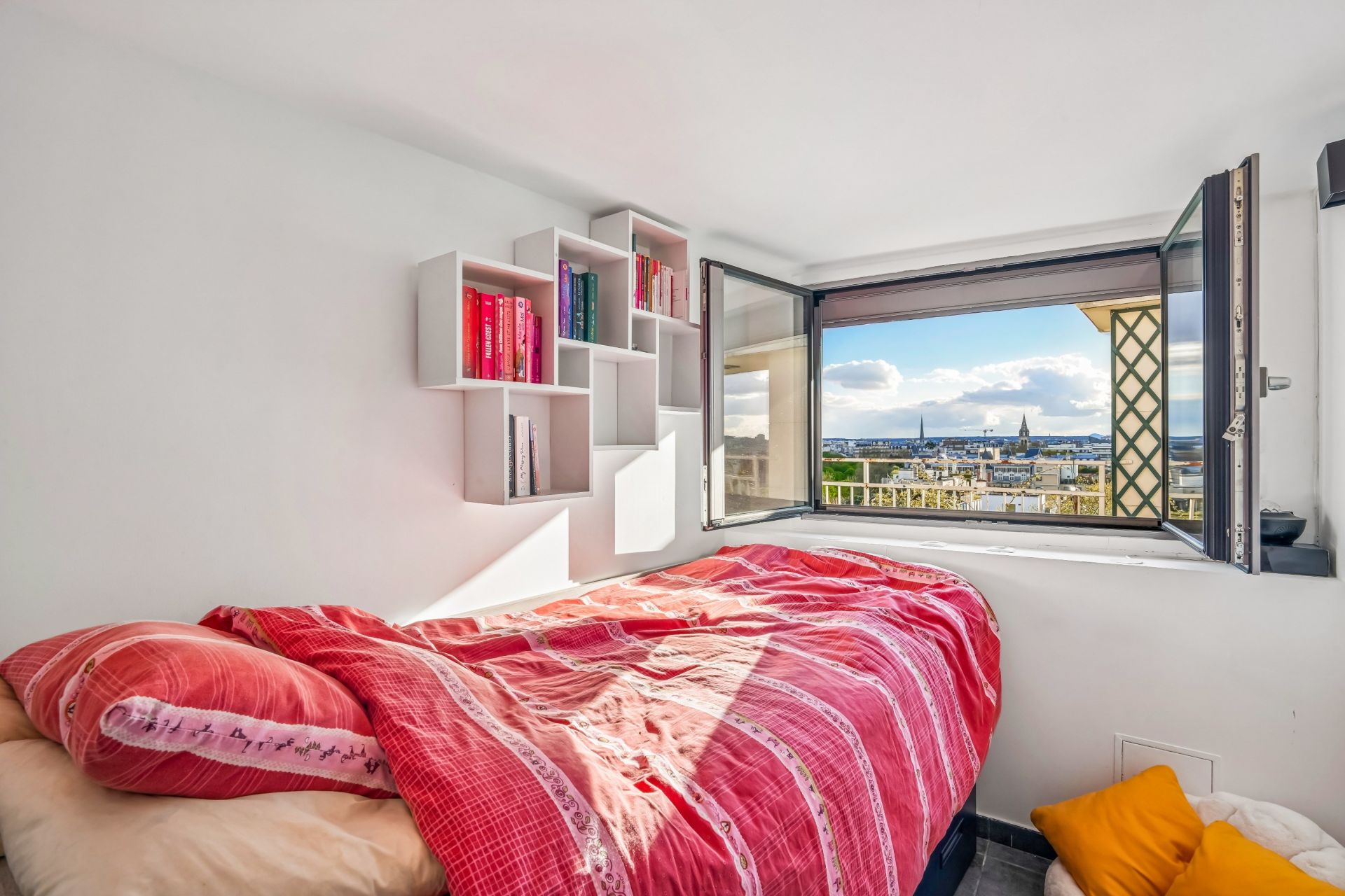 luxury apartment 4 Rooms for sale on NEUILLY SUR SEINE (92200)