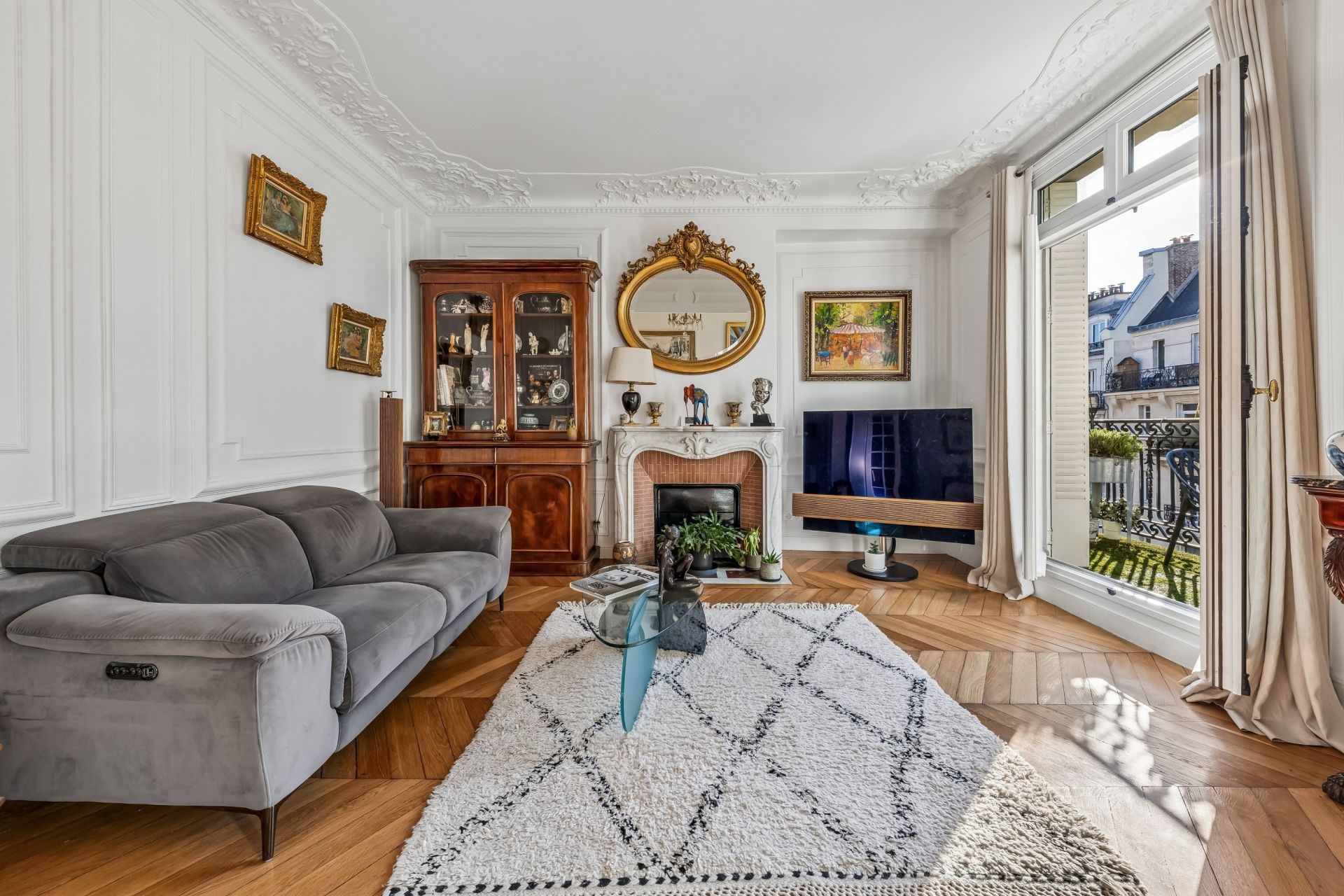 luxury apartment 4 Rooms for sale on PARIS (75003)