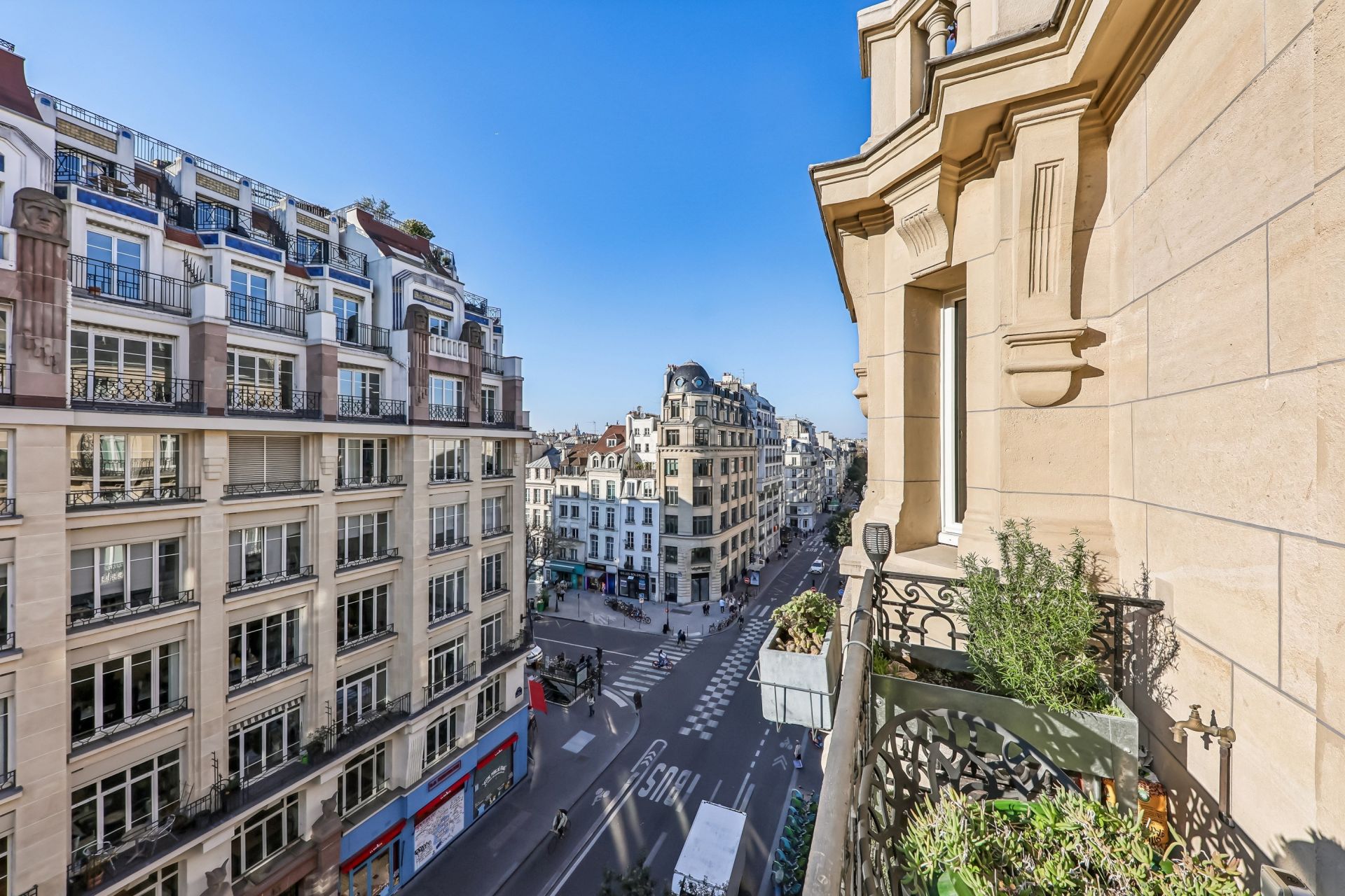 luxury apartment 4 Rooms for sale on PARIS (75003)