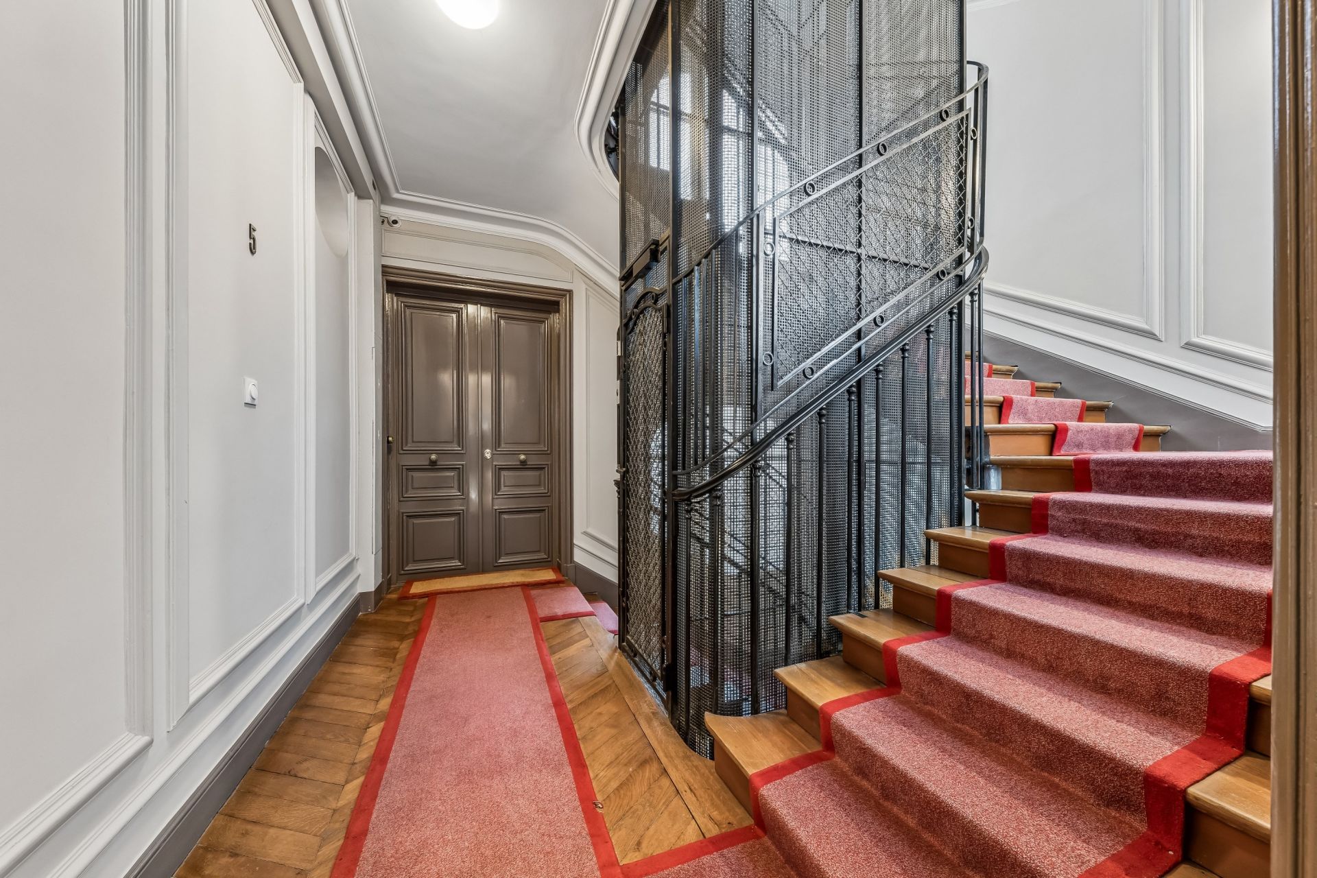 luxury apartment 4 Rooms for sale on PARIS (75003)