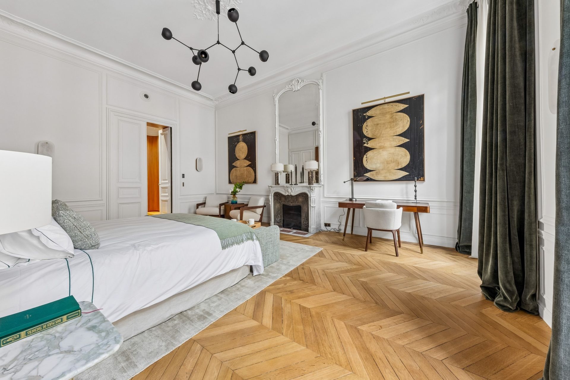 luxury apartment 5 Rooms for sale on PARIS (75008)