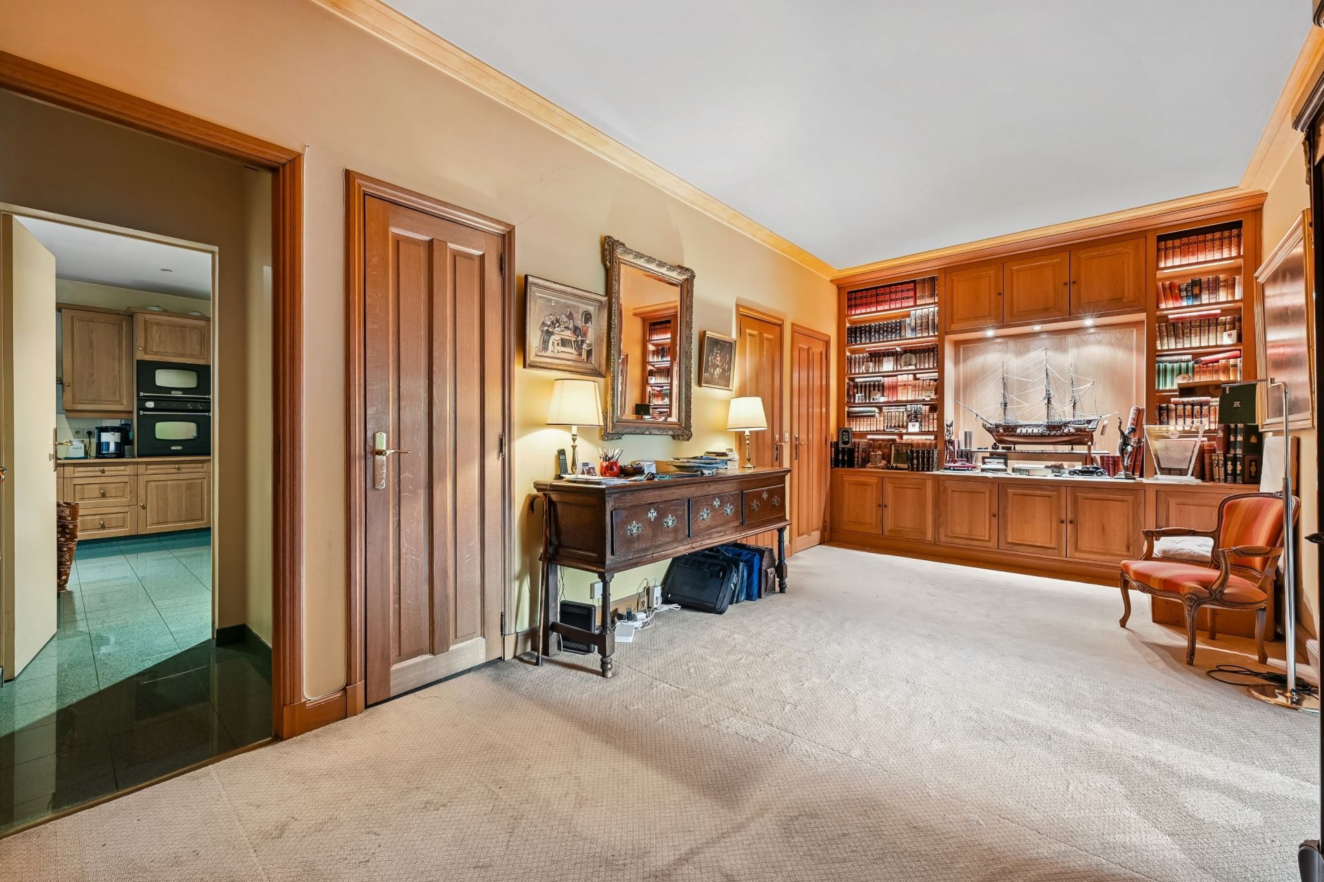 luxury apartment 5 Rooms for sale on NEUILLY SUR SEINE (92200)