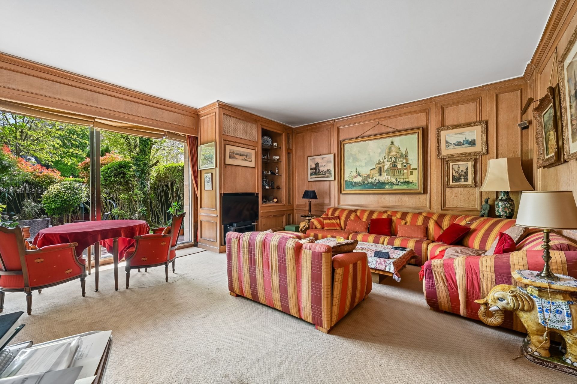 luxury apartment 5 Rooms for sale on NEUILLY SUR SEINE (92200)