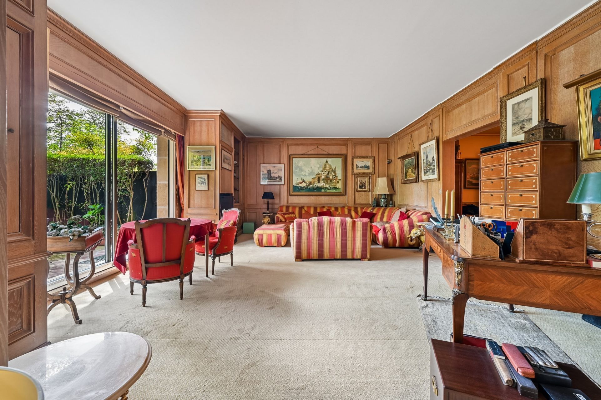 luxury apartment 5 Rooms for sale on NEUILLY SUR SEINE (92200)