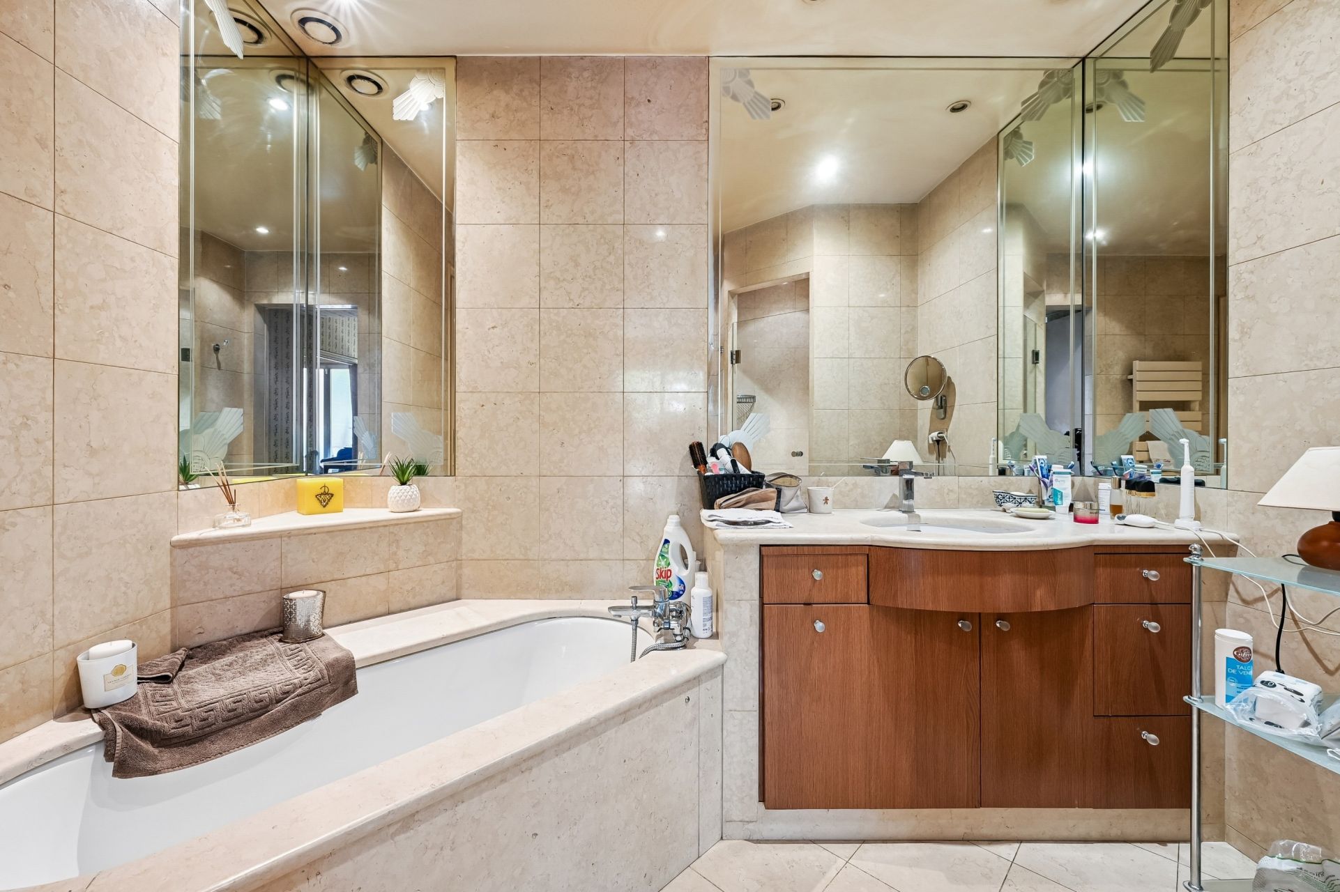 luxury apartment 5 Rooms for sale on NEUILLY SUR SEINE (92200)