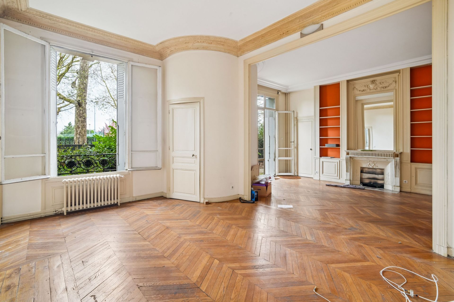 luxury apartment 9 Rooms for sale on PARIS (75116)