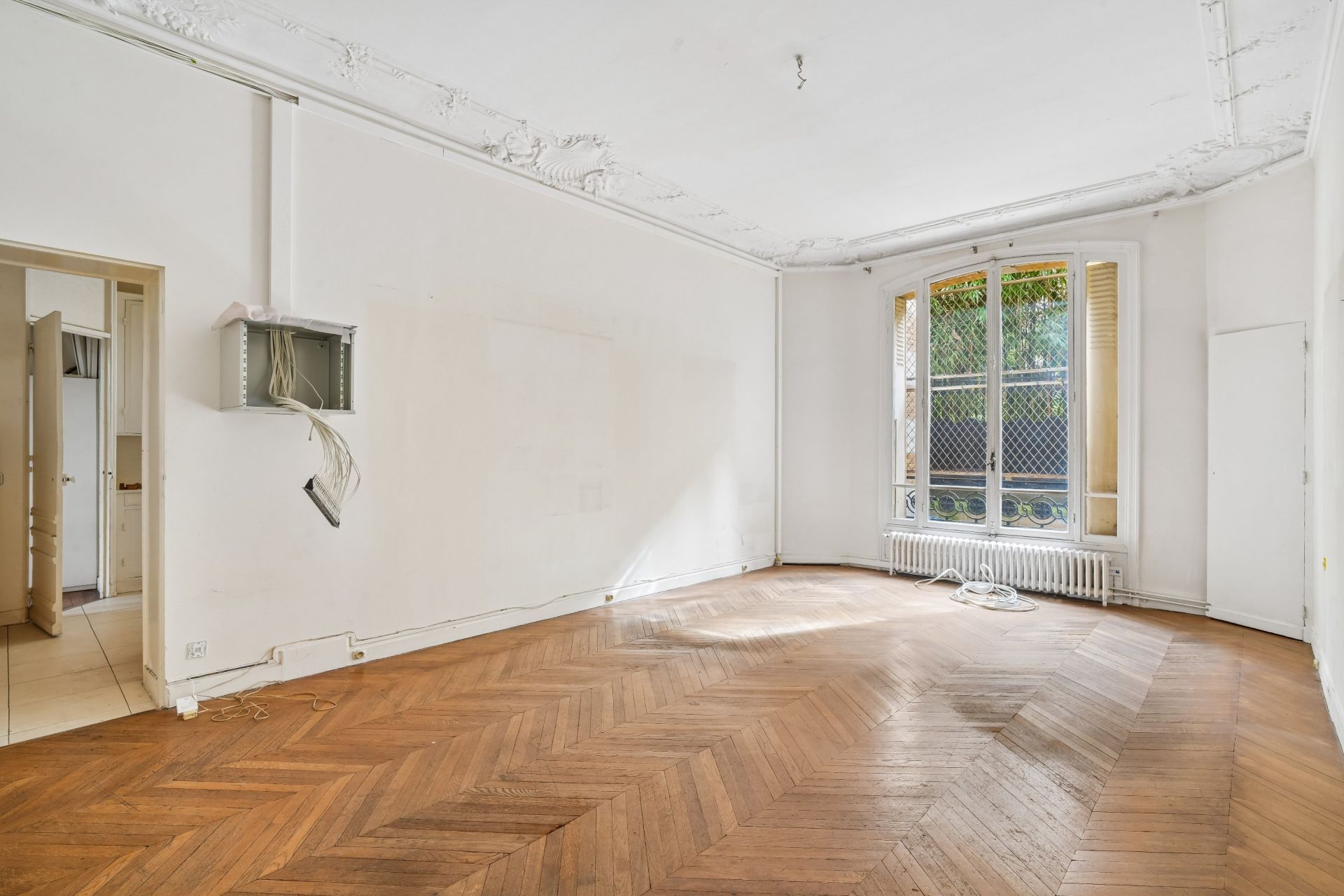 luxury apartment 9 Rooms for sale on PARIS (75116)