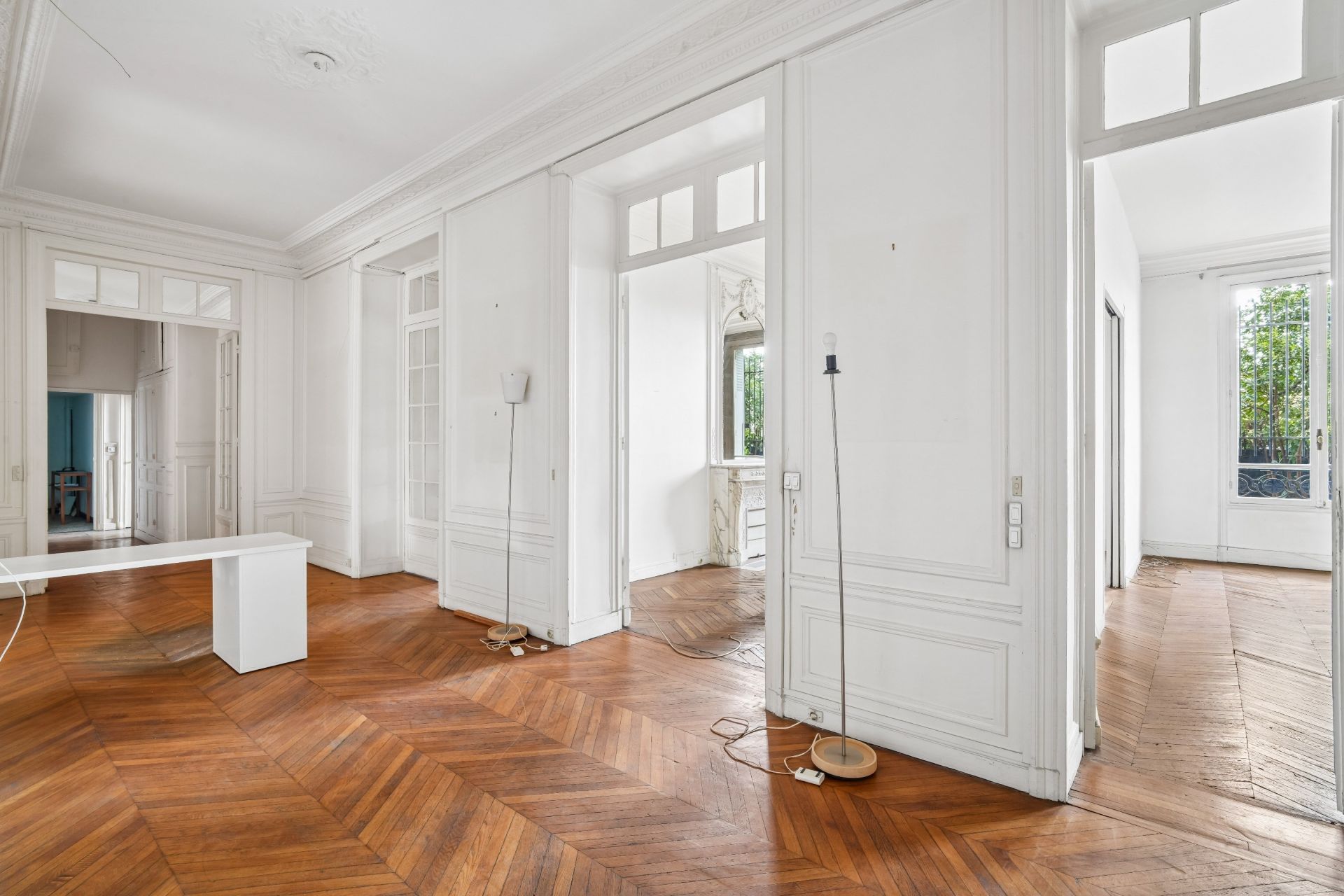 luxury apartment 9 Rooms for sale on PARIS (75116)