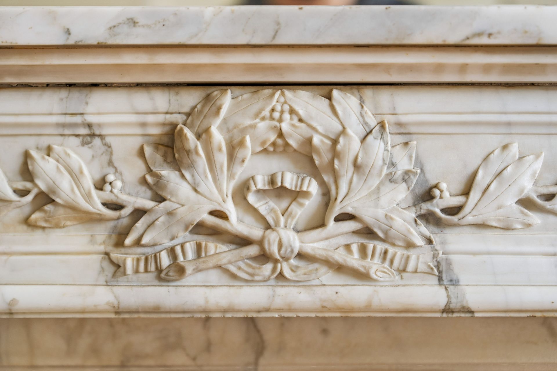 luxury apartment 9 Rooms for sale on PARIS (75116)