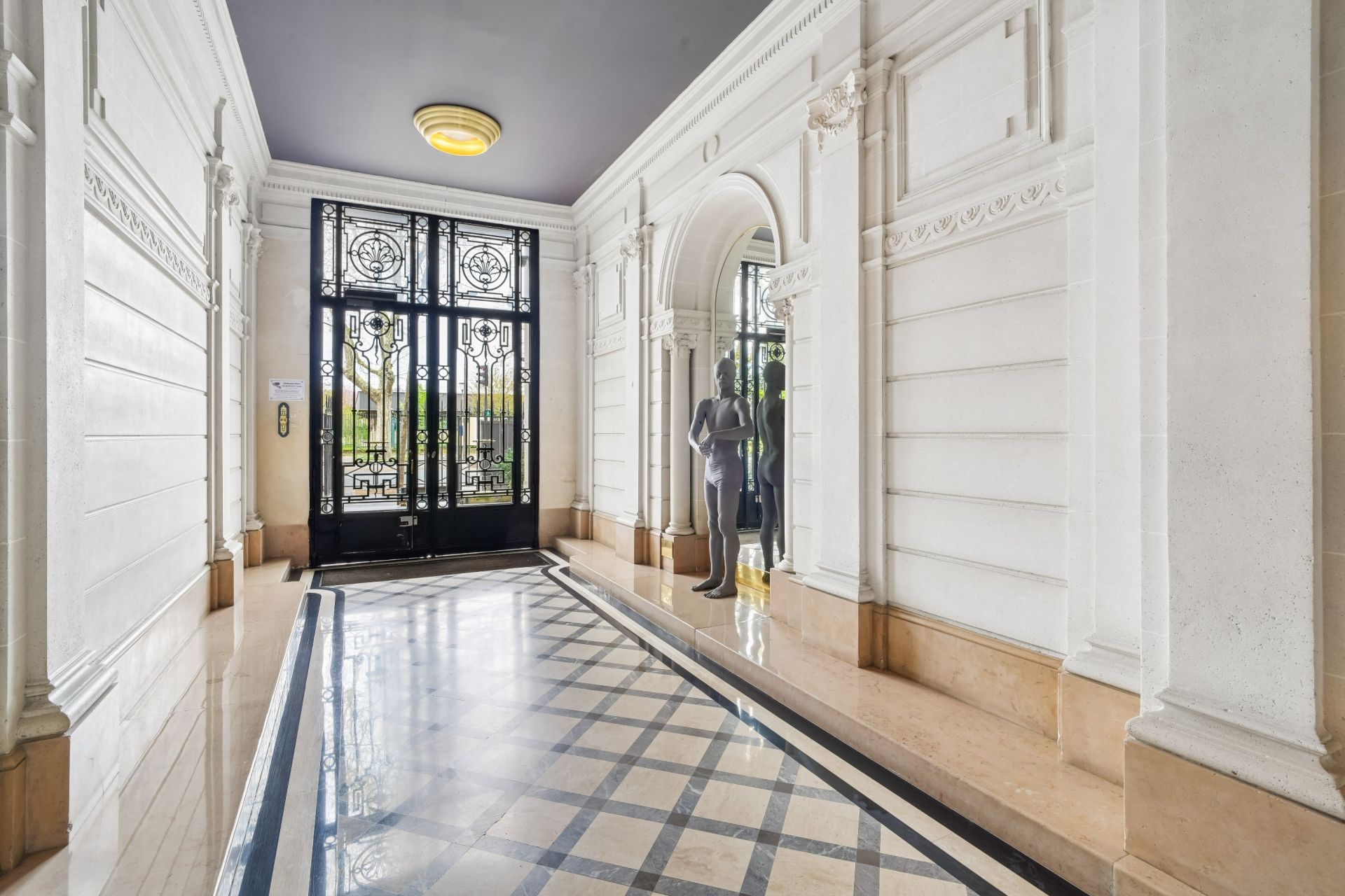 luxury apartment 9 Rooms for sale on PARIS (75116)