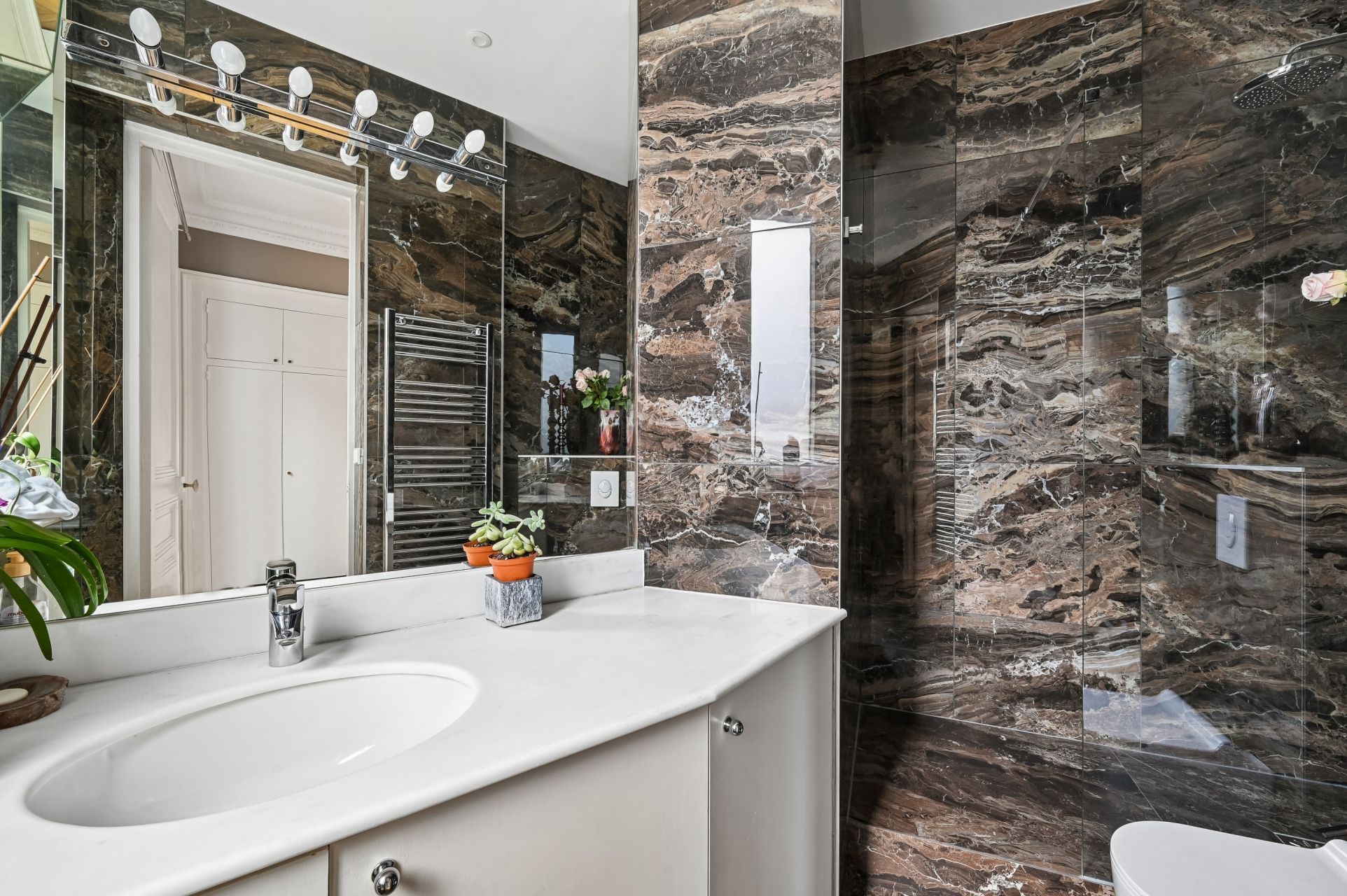 luxury apartment 7 Rooms for sale on PARIS (75016)