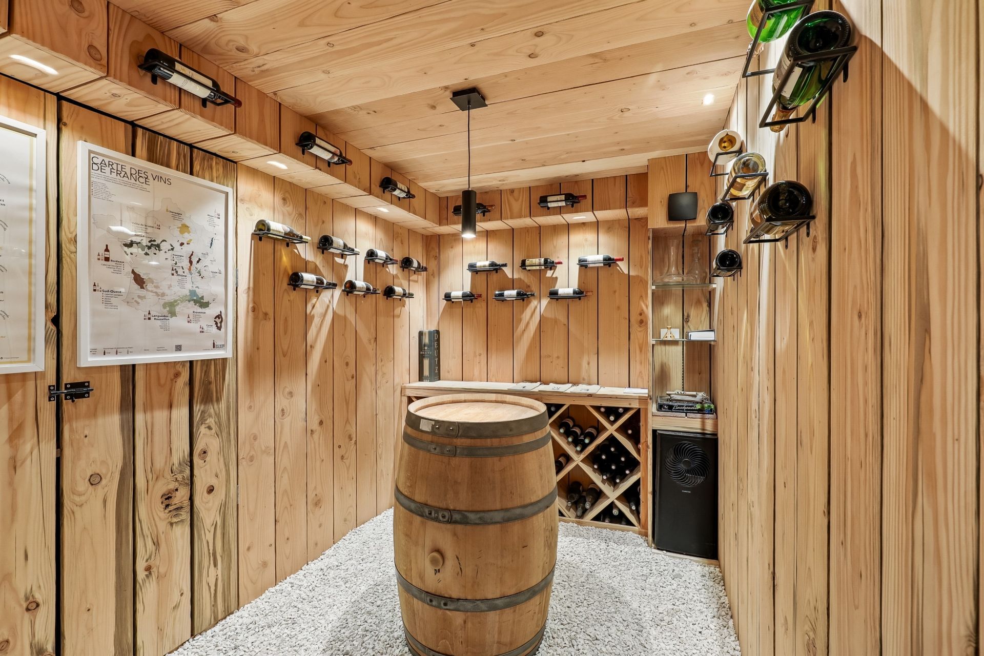 luxury house 9 Rooms for rent on CROISSY SUR SEINE (78290)