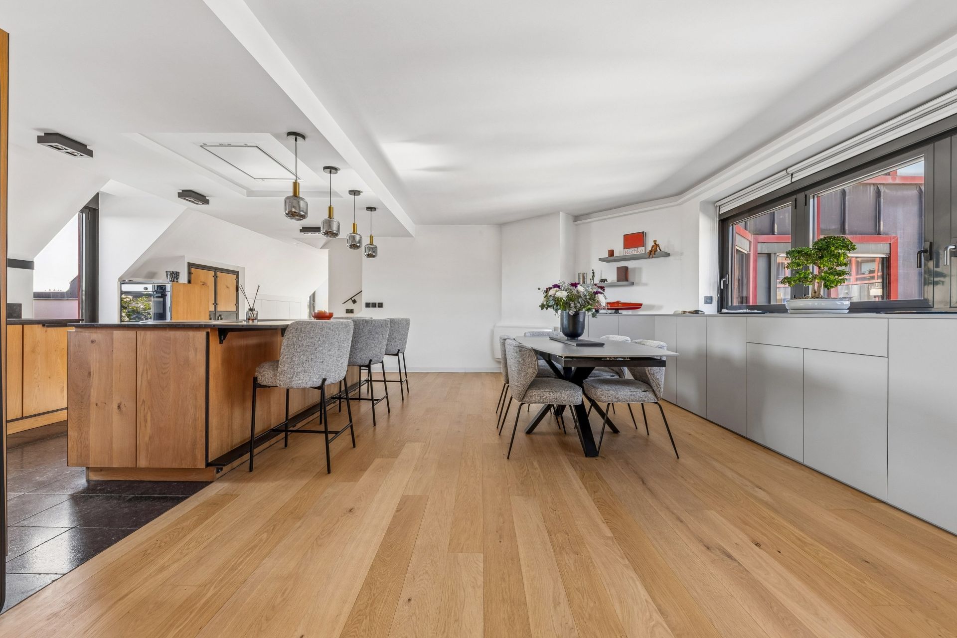 luxury apartment 5 Rooms for sale on PARIS (75014)