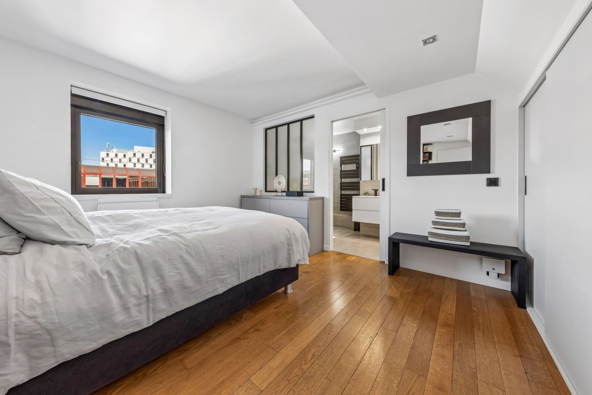 luxury apartment 5 Rooms for sale on PARIS (75014)