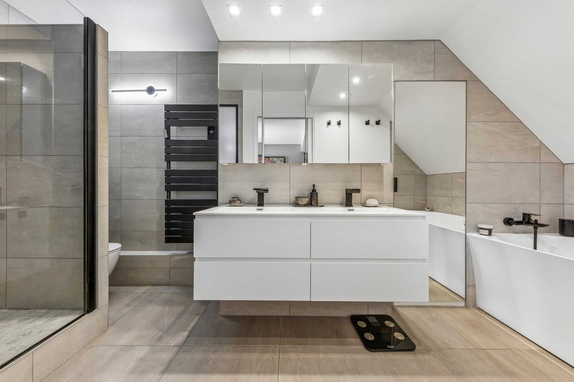 luxury apartment 5 Rooms for sale on PARIS (75014)