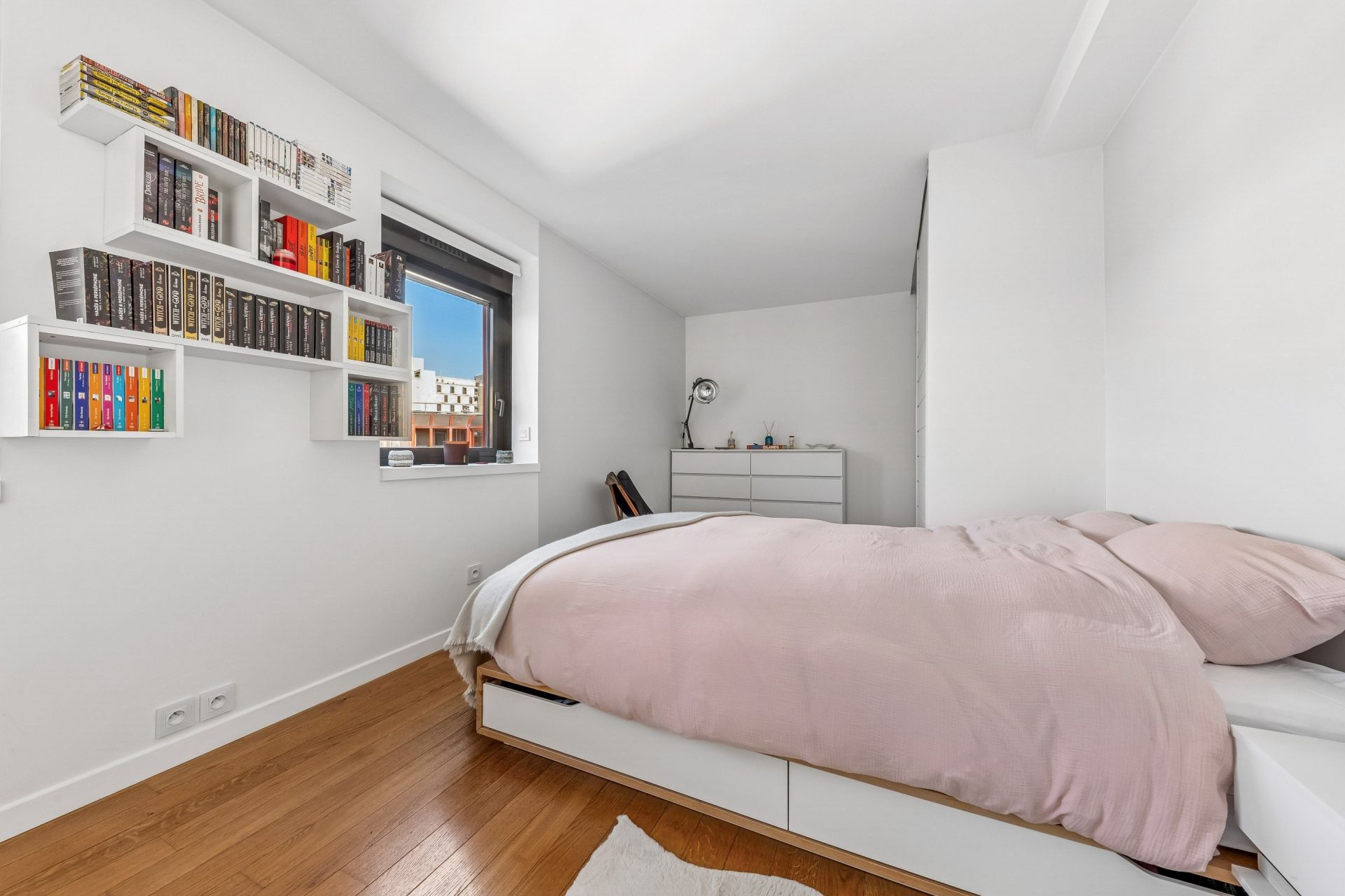 luxury apartment 5 Rooms for sale on PARIS (75014)