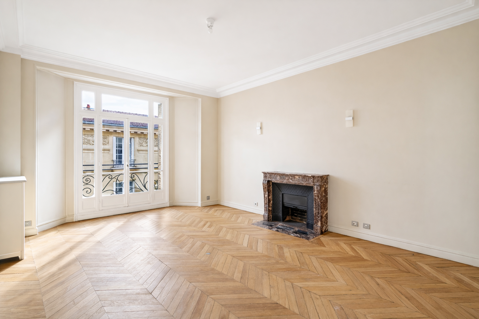 luxury apartment 5 Rooms for sale on PARIS (75016)