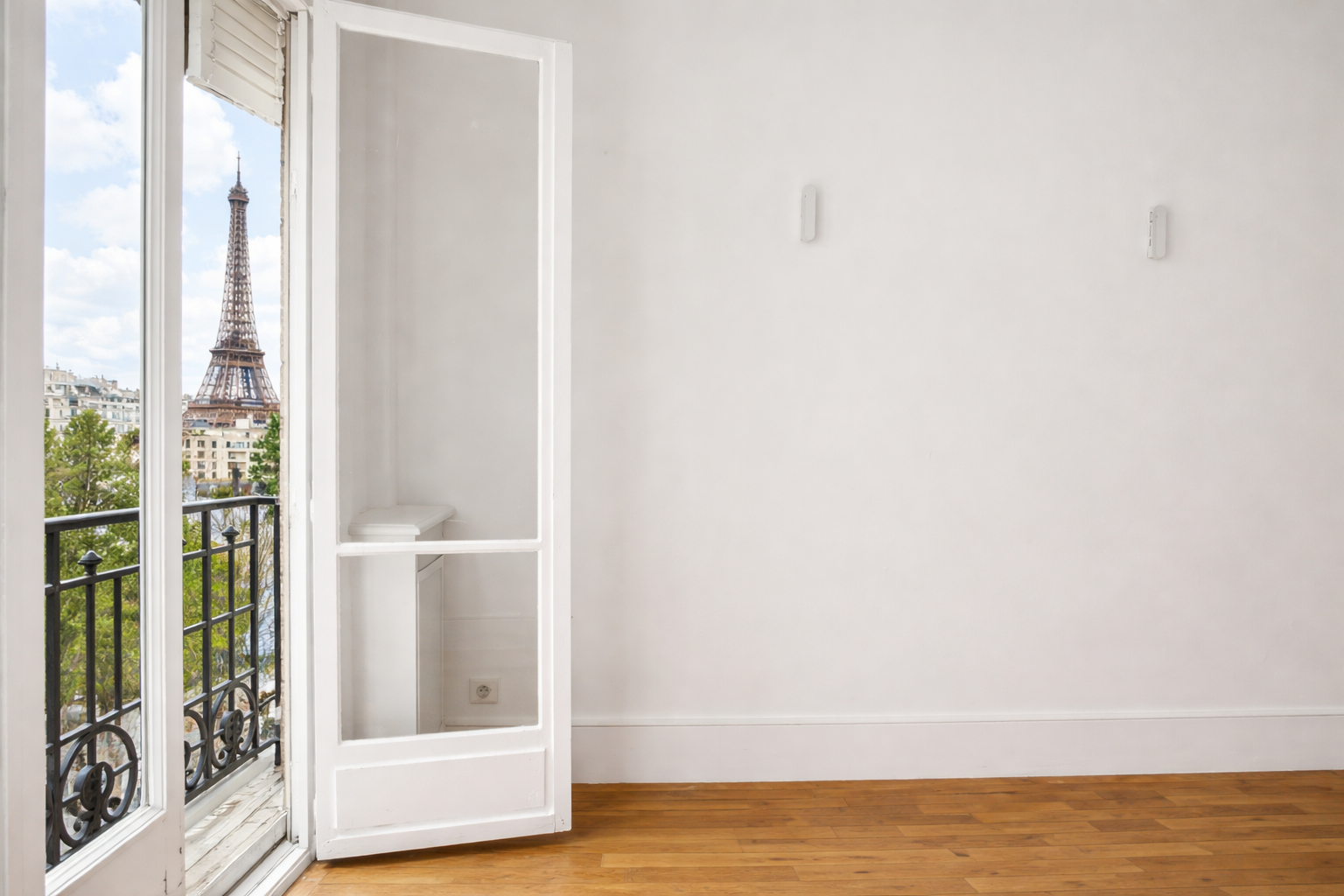 luxury apartment 5 Rooms for sale on PARIS (75016)