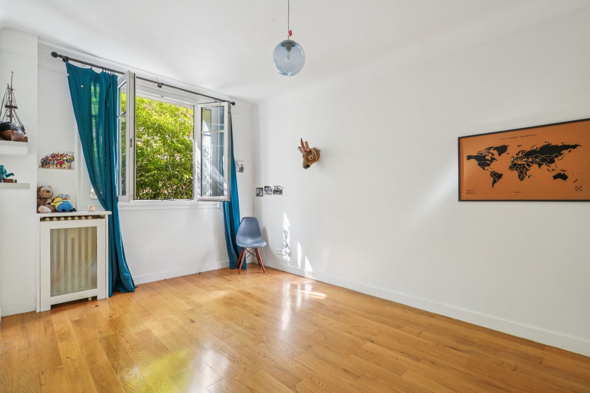 luxury apartment 6 Rooms for sale on NEUILLY SUR SEINE (92200)