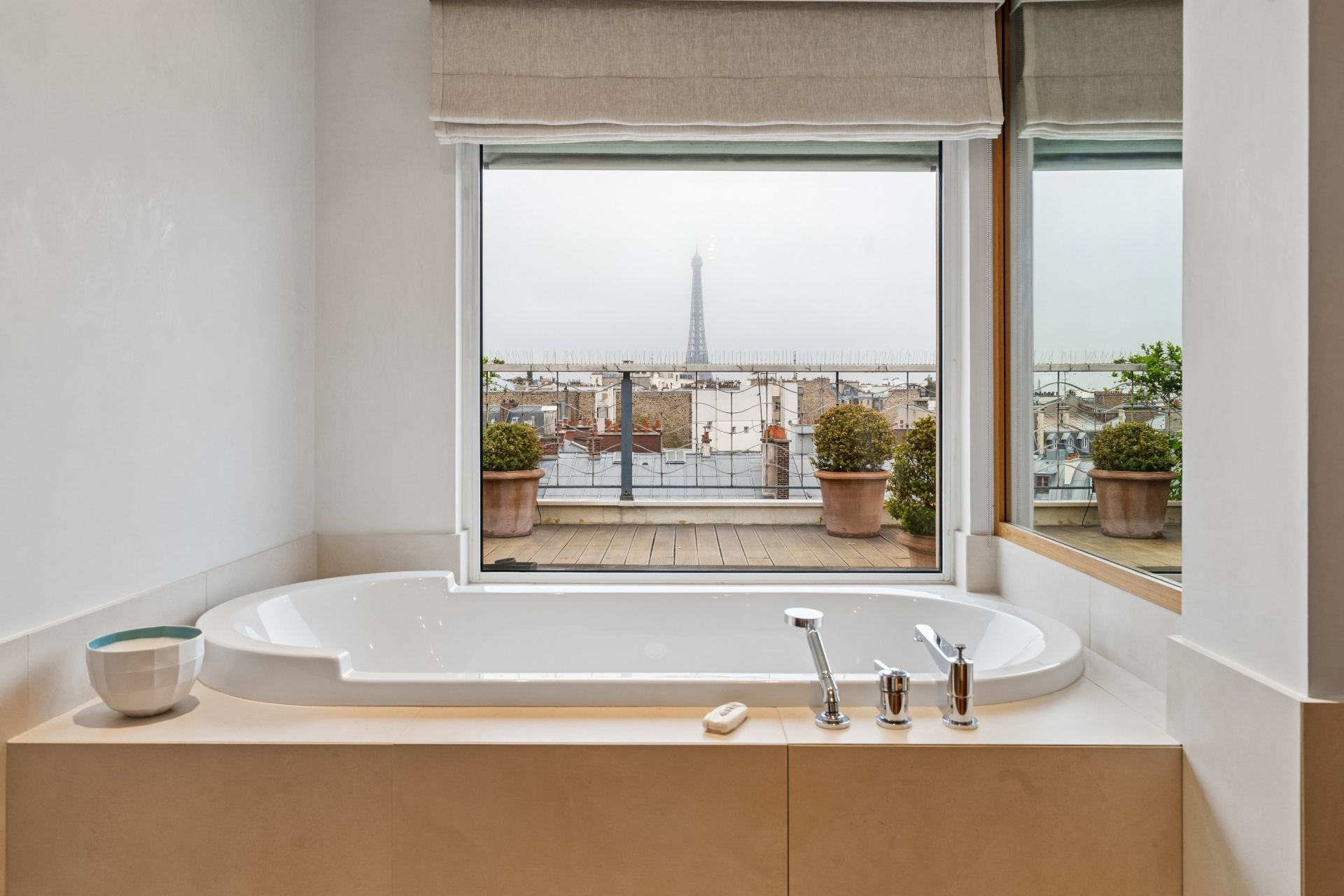 luxury apartment 6 Rooms for sale on PARIS (75016)