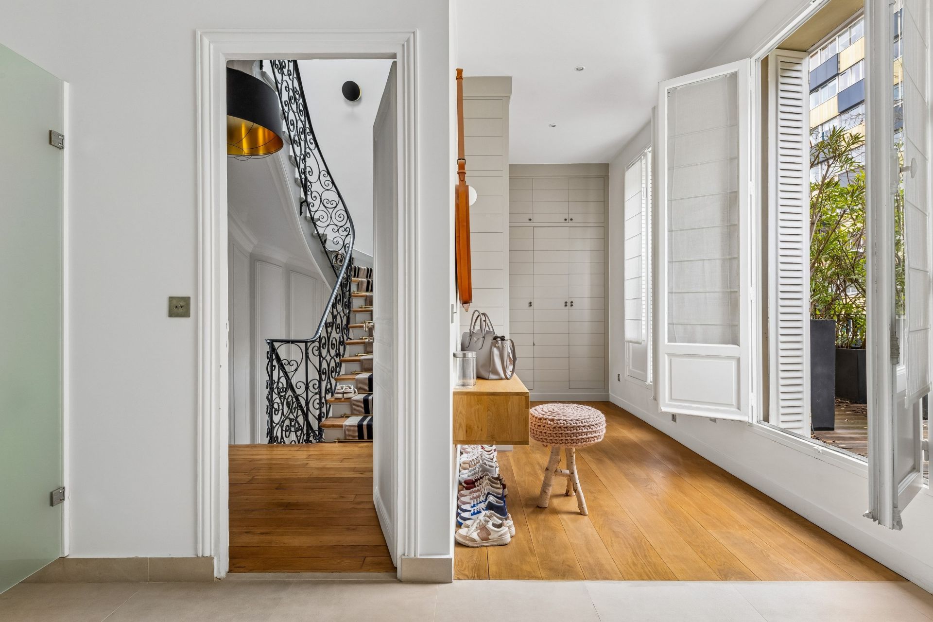 mansion (hôtel particulier) 8 Rooms for sale on PARIS (75116)