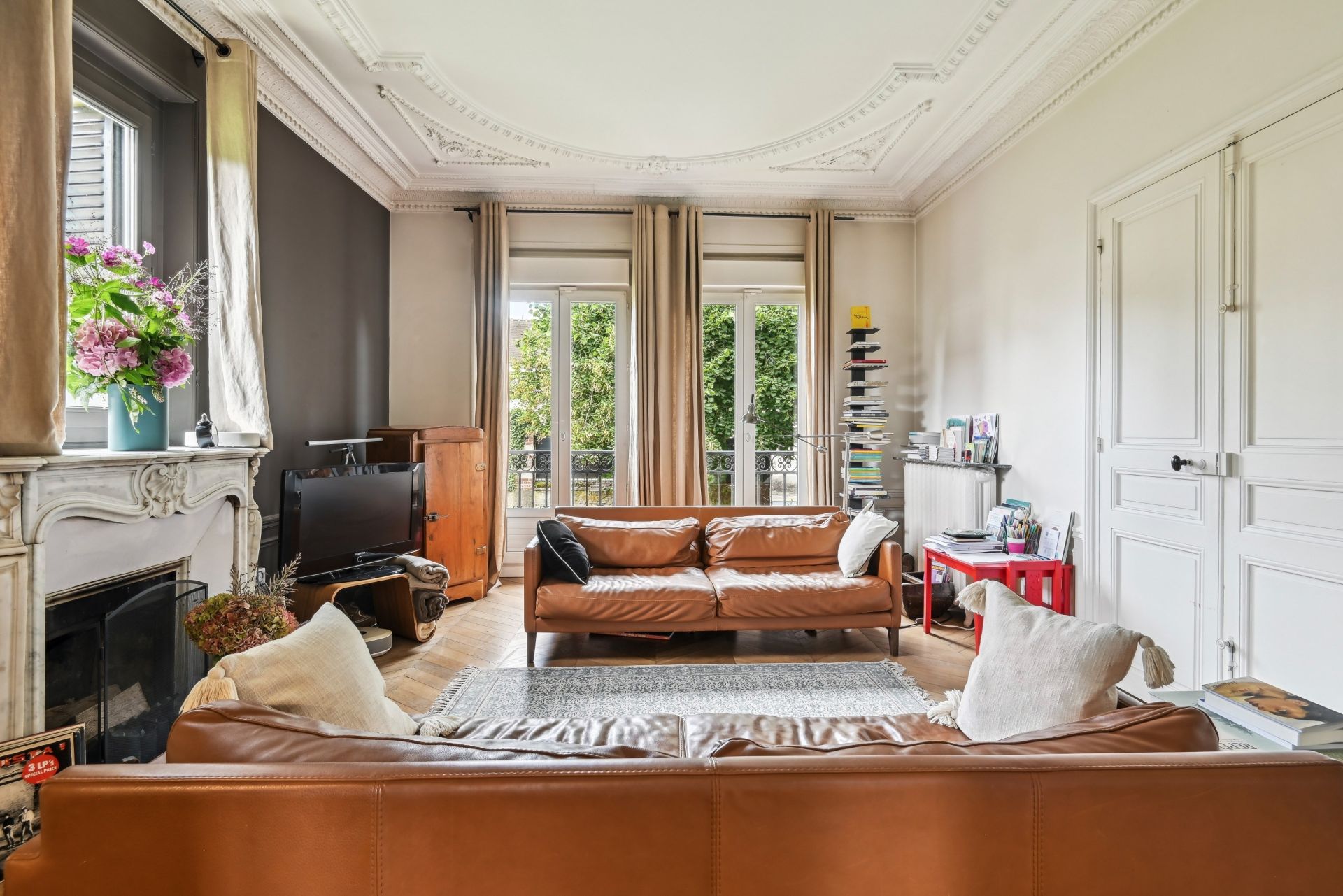 mansion 9 Rooms for sale on SONCHAMP (78120)