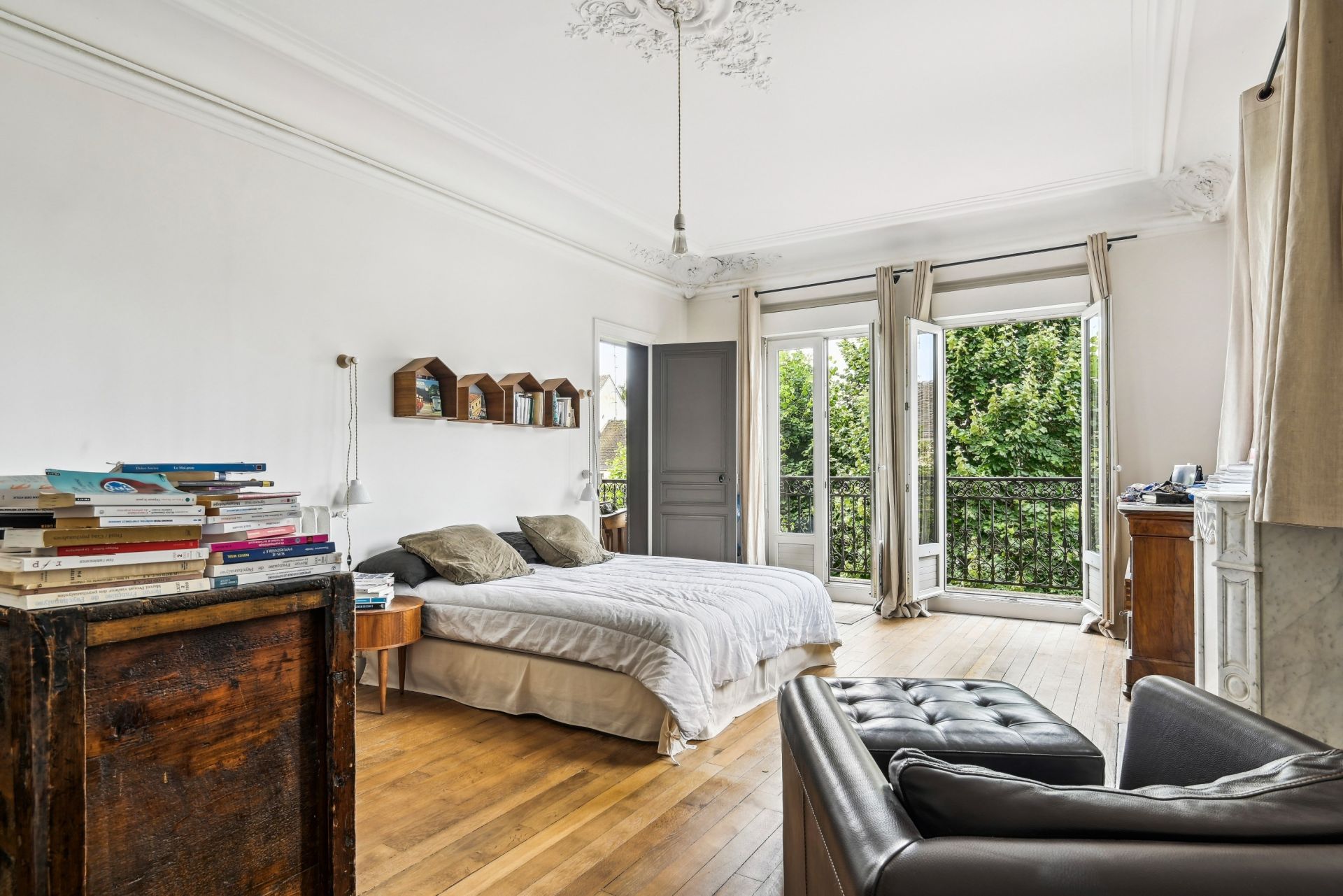 mansion 9 Rooms for sale on SONCHAMP (78120)