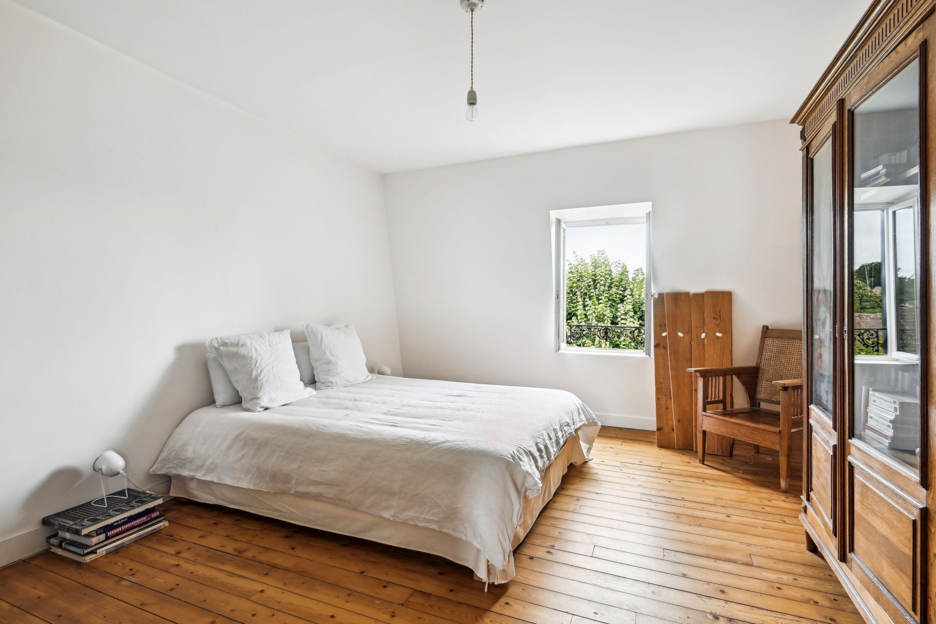 mansion 9 Rooms for sale on SONCHAMP (78120)