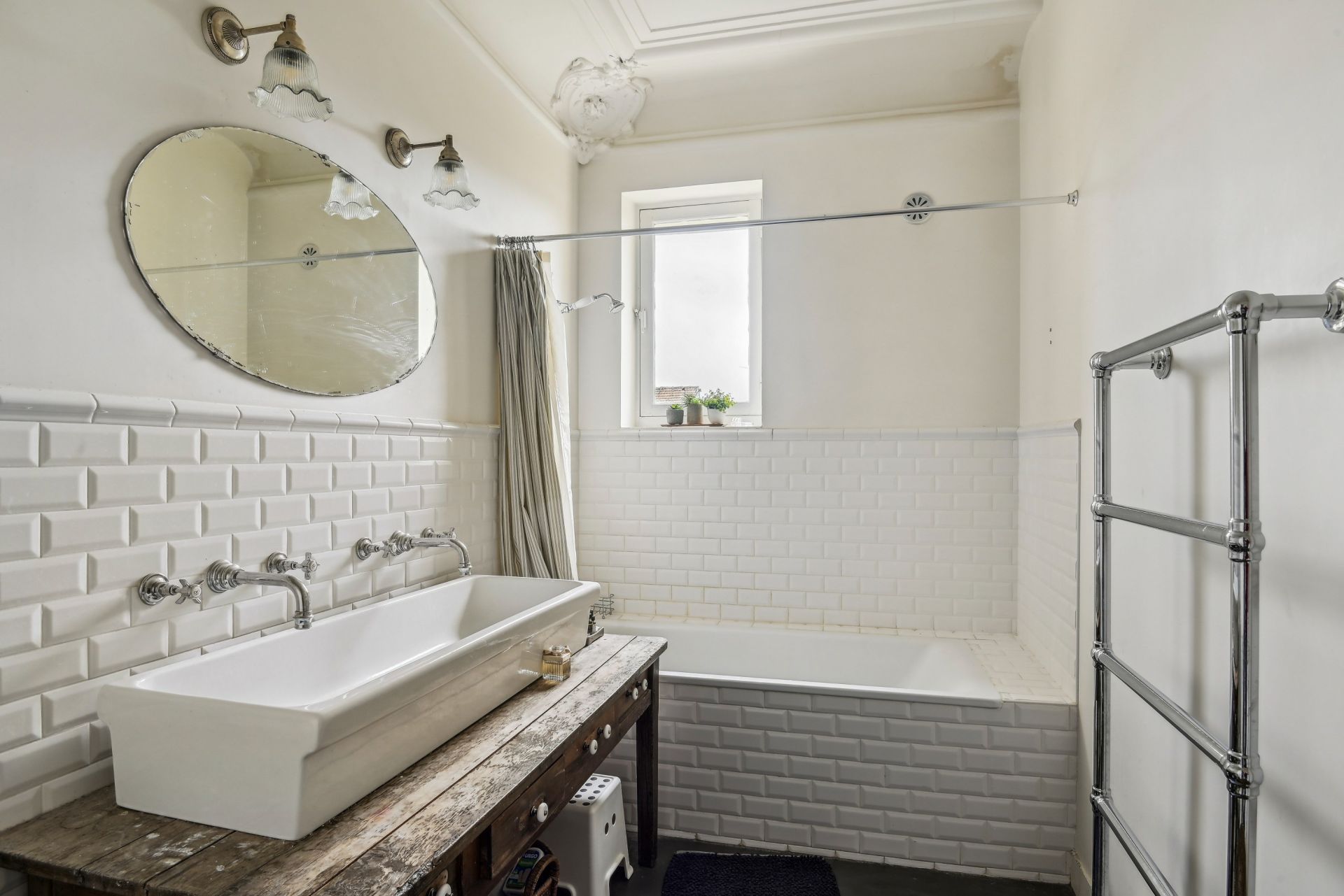 mansion 9 Rooms for sale on SONCHAMP (78120)