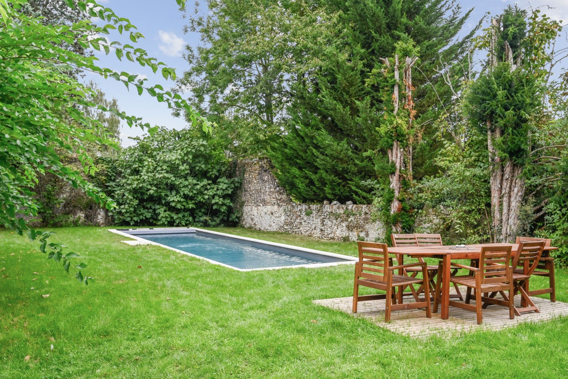 mansion 9 Rooms for sale on SONCHAMP (78120)