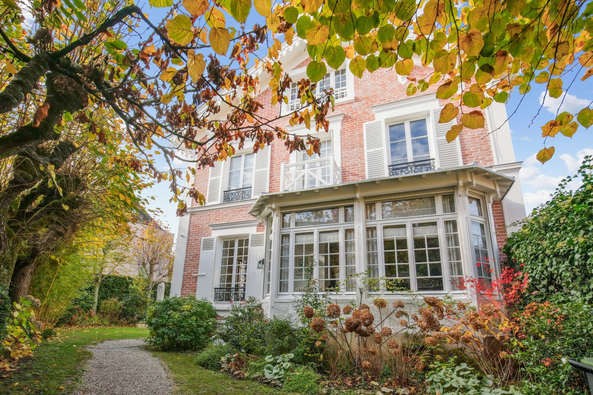 maison de luxe 7 Pièces en vente sur LA CELLE ST CLOUD (78170)