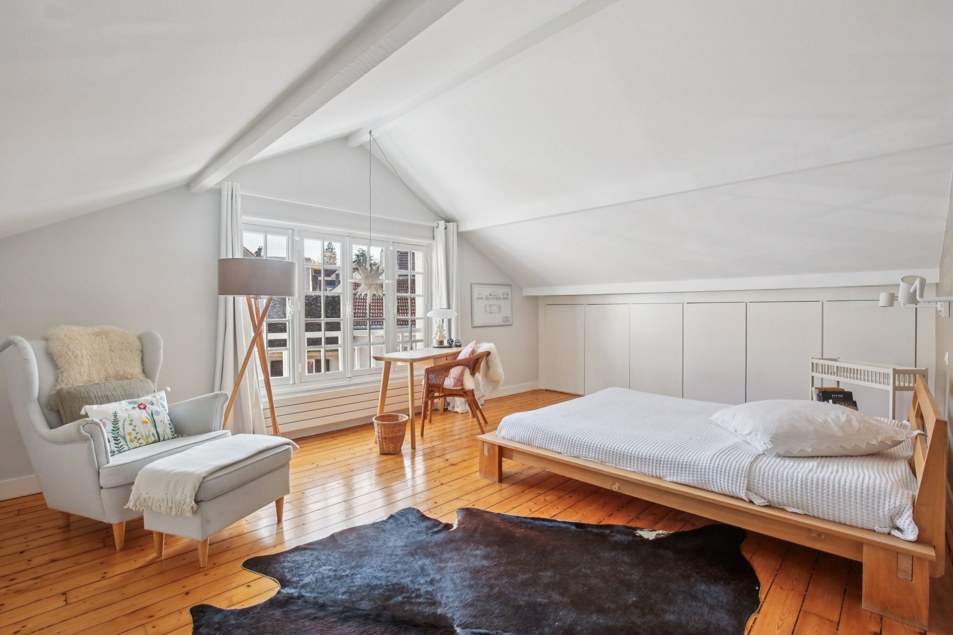 luxury house 7 Rooms for sale on LA CELLE ST CLOUD (78170)